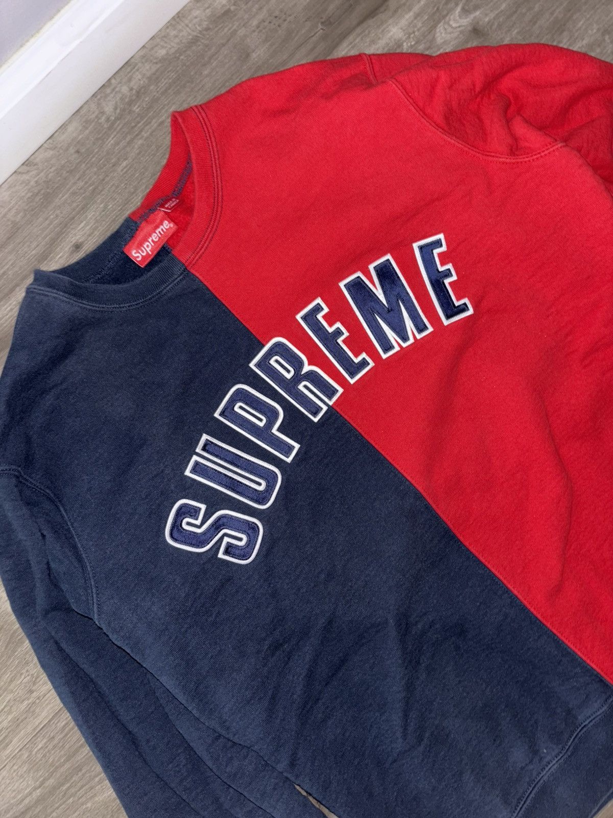 Supreme Supreme Split Crewneck Sweatshirt Navy/Red Size US L / EU 52-54 / 3 - 2 Thumbnail