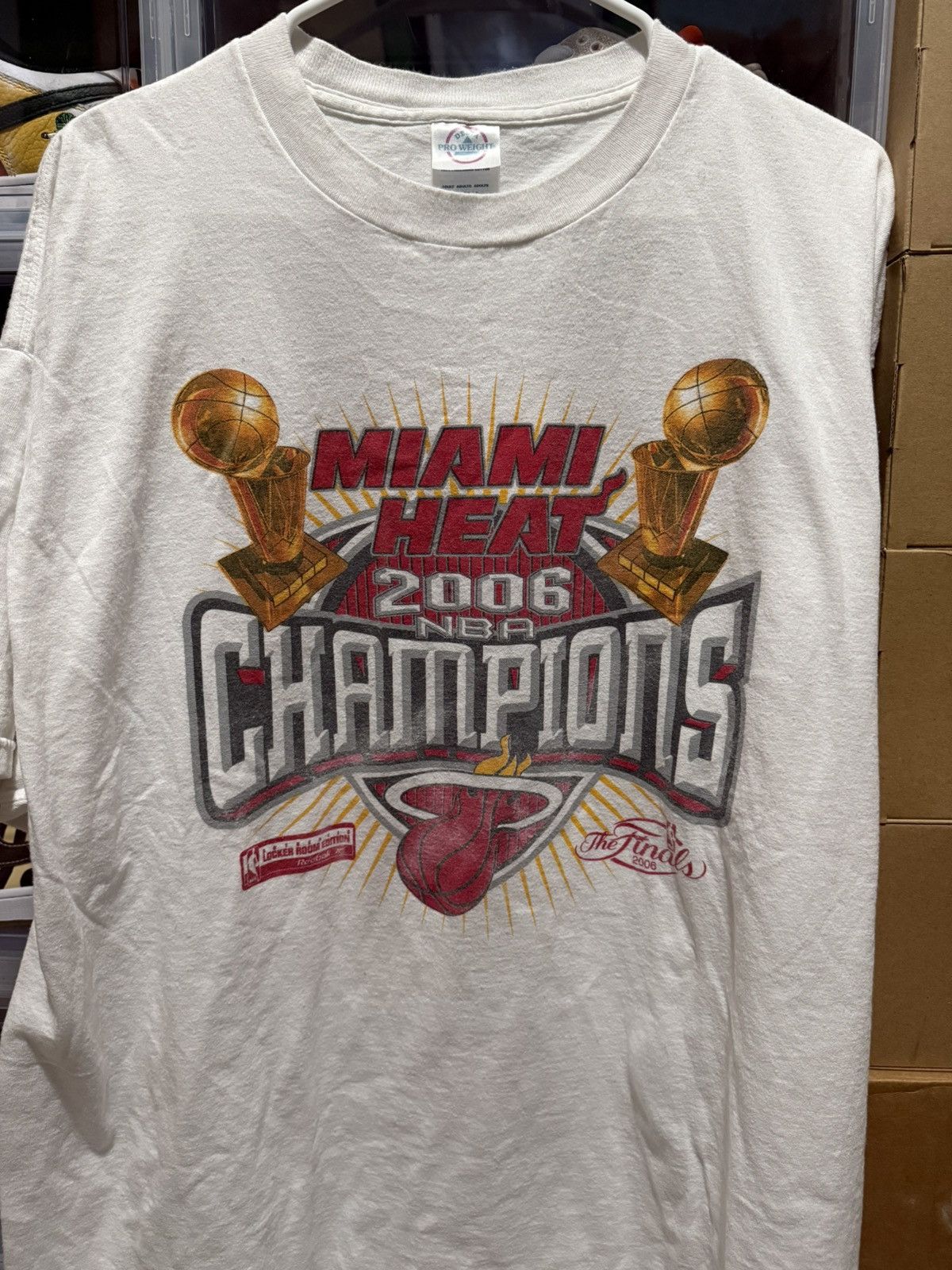 Delta 2006 Miami Heat NBA Champions Vintage Tee Size US XL / EU 56 / 4 - 1 Thumbnail