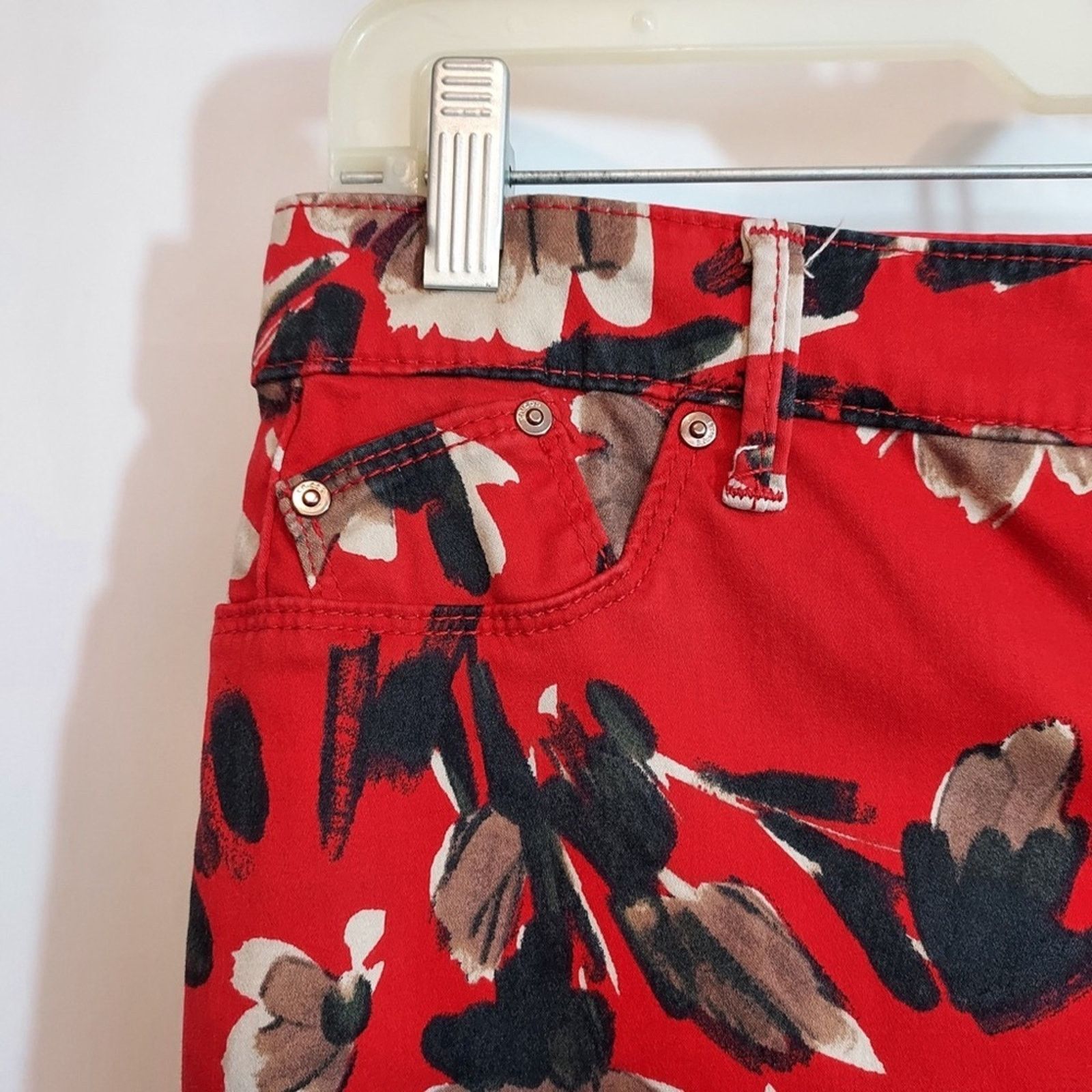 Chicos Chicos The Platinum Jegging Casual Red Floral Skinny Pants Size 25" / US 0 / IT 36 - 7 Thumbnail