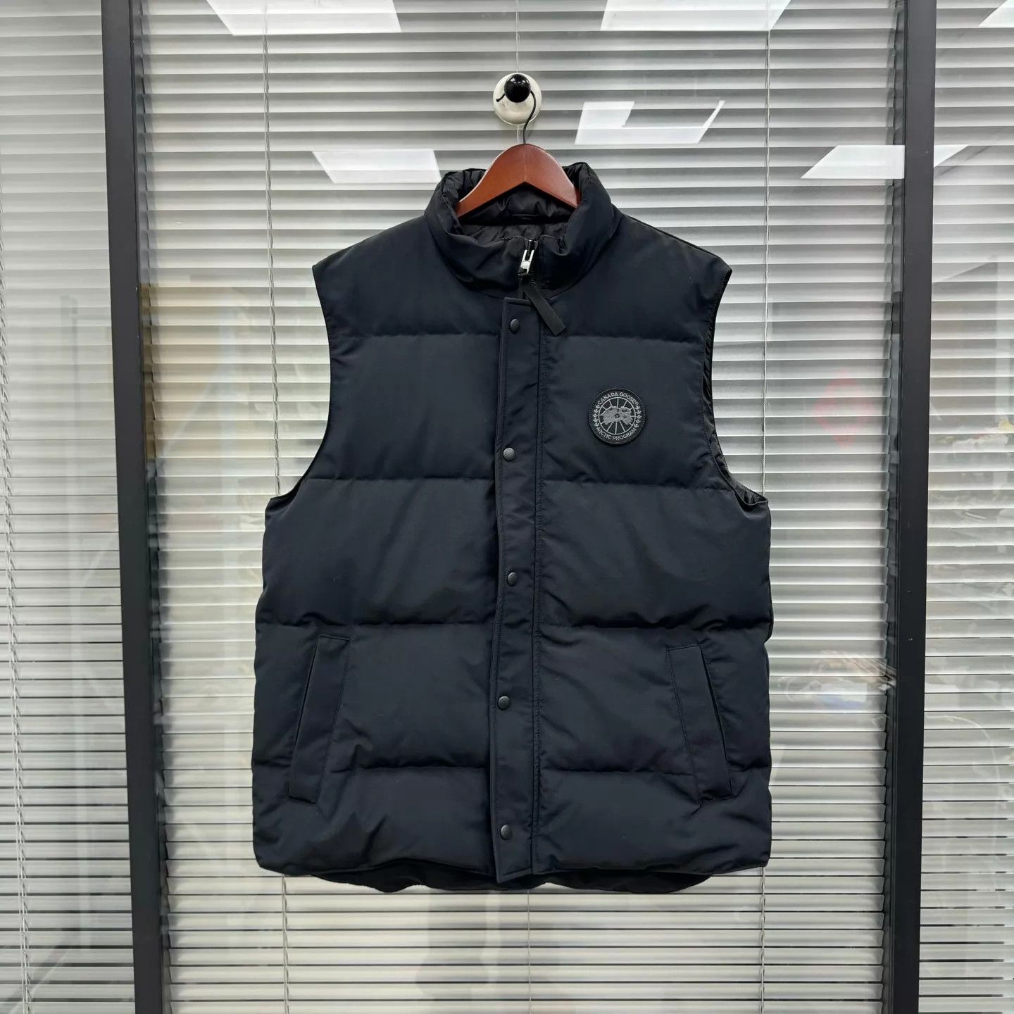 Canada Goose Canada Goose Black Label Down Vest XL Like New Size US XL / EU 56 / 4 - 1 Thumbnail