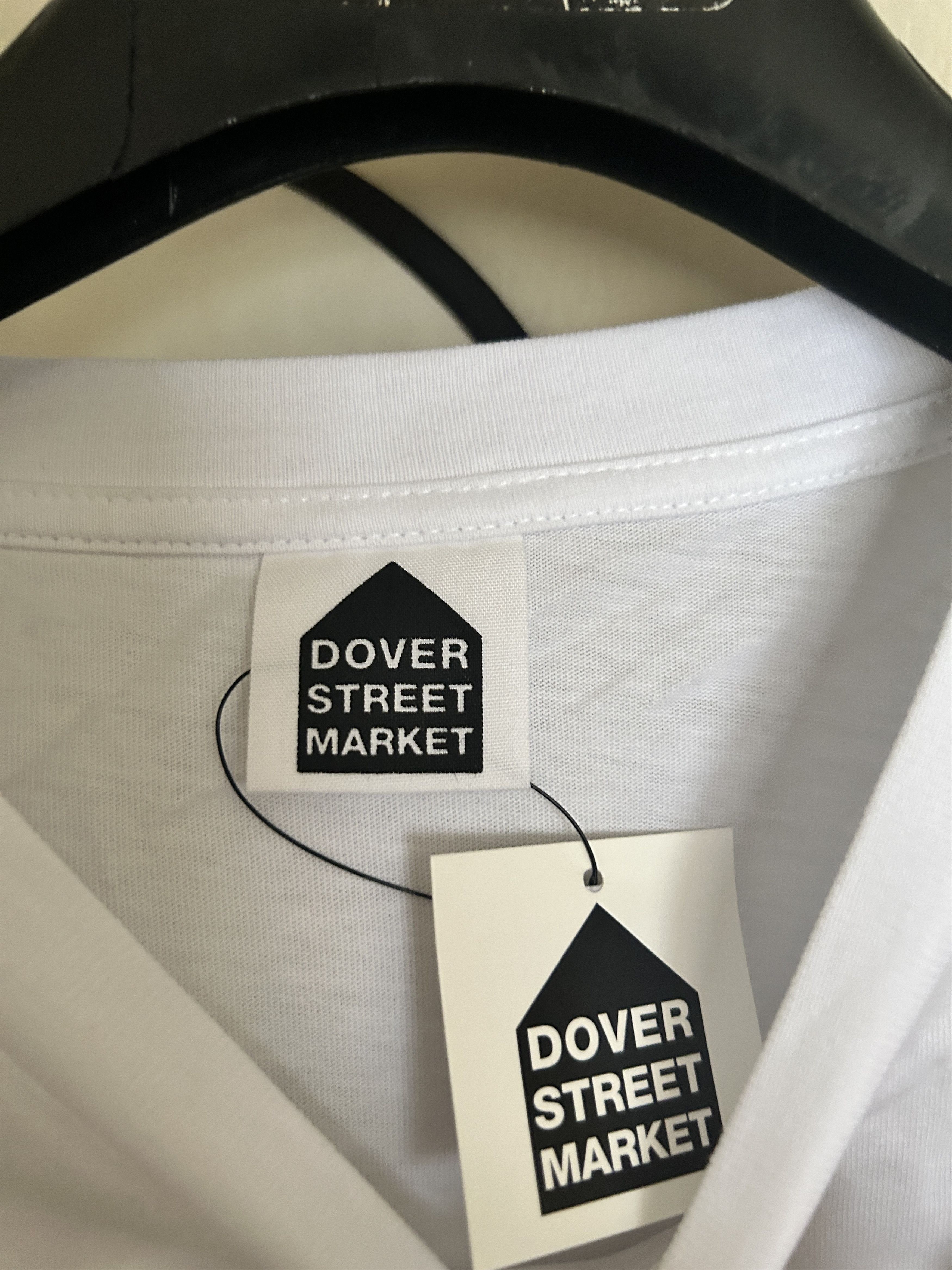 KAWS x DSM FLURO REBELLION TEE DOVER STREET MARKET