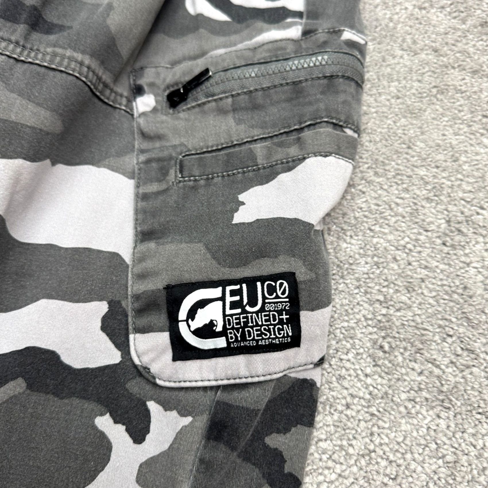 Ecko Unltd. Ecko Unltd Camouflage Cargo Jogger Pants Mens Medium Gray Elastic Waist Casual Size US 31 - 5 Thumbnail