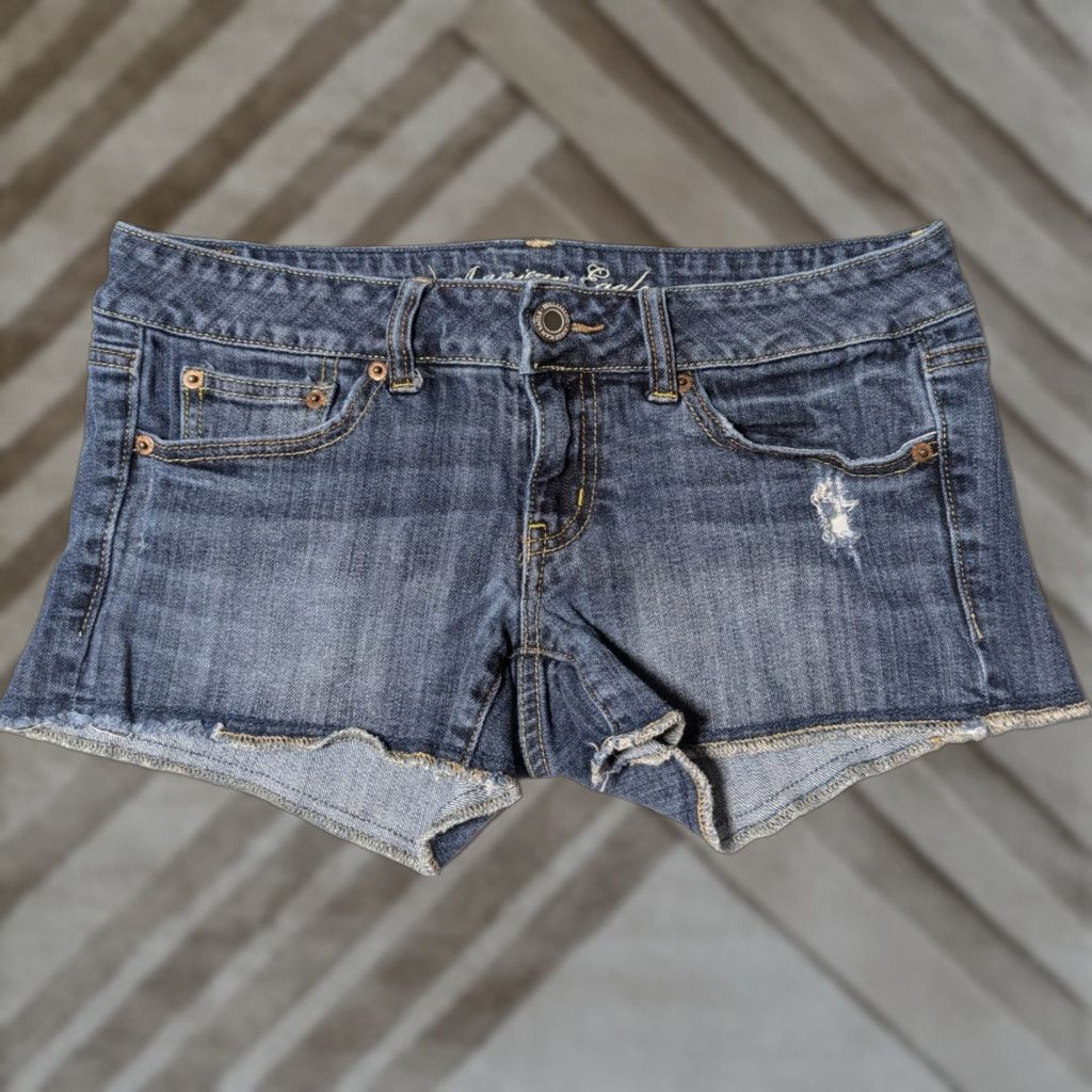 American Eagle Outfitters AMERICAN EAGLE STRETCH Women 6 Denim Blue Jean Shorts Casual 5-Pocket Design Low Rise Size 28" / US 6 / IT 42 - 1 Thumbnail