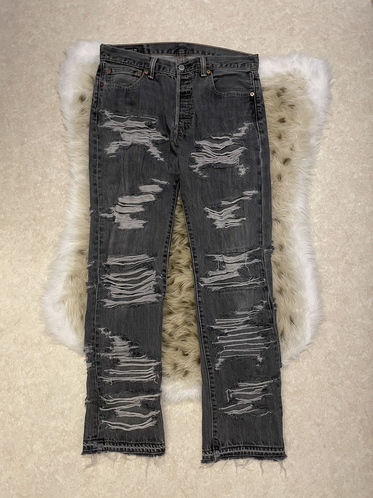 Handmade × Levi's distressed Levi’s 501 32/32 denim. Size US 32 / EU 48 - 1 Thumbnail