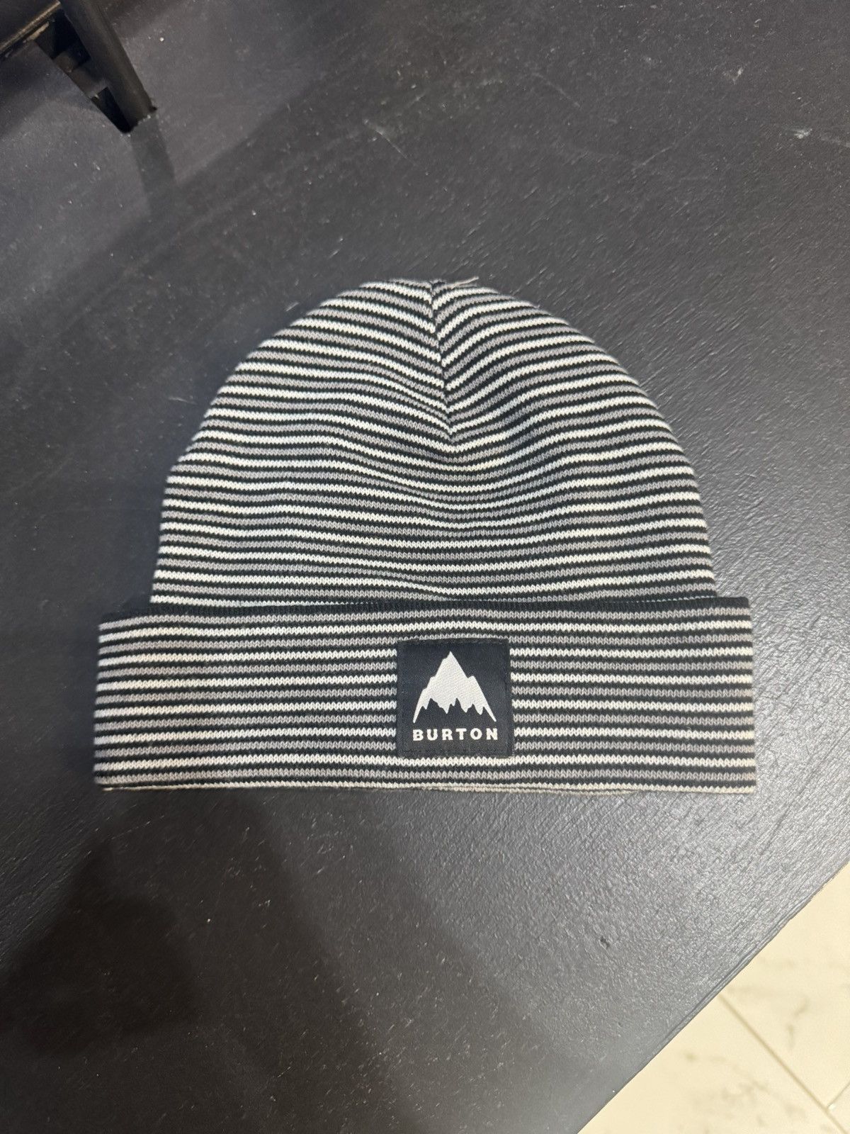 Burton Grey Striped Burton Beanie Size ONE SIZE - 1 Thumbnail