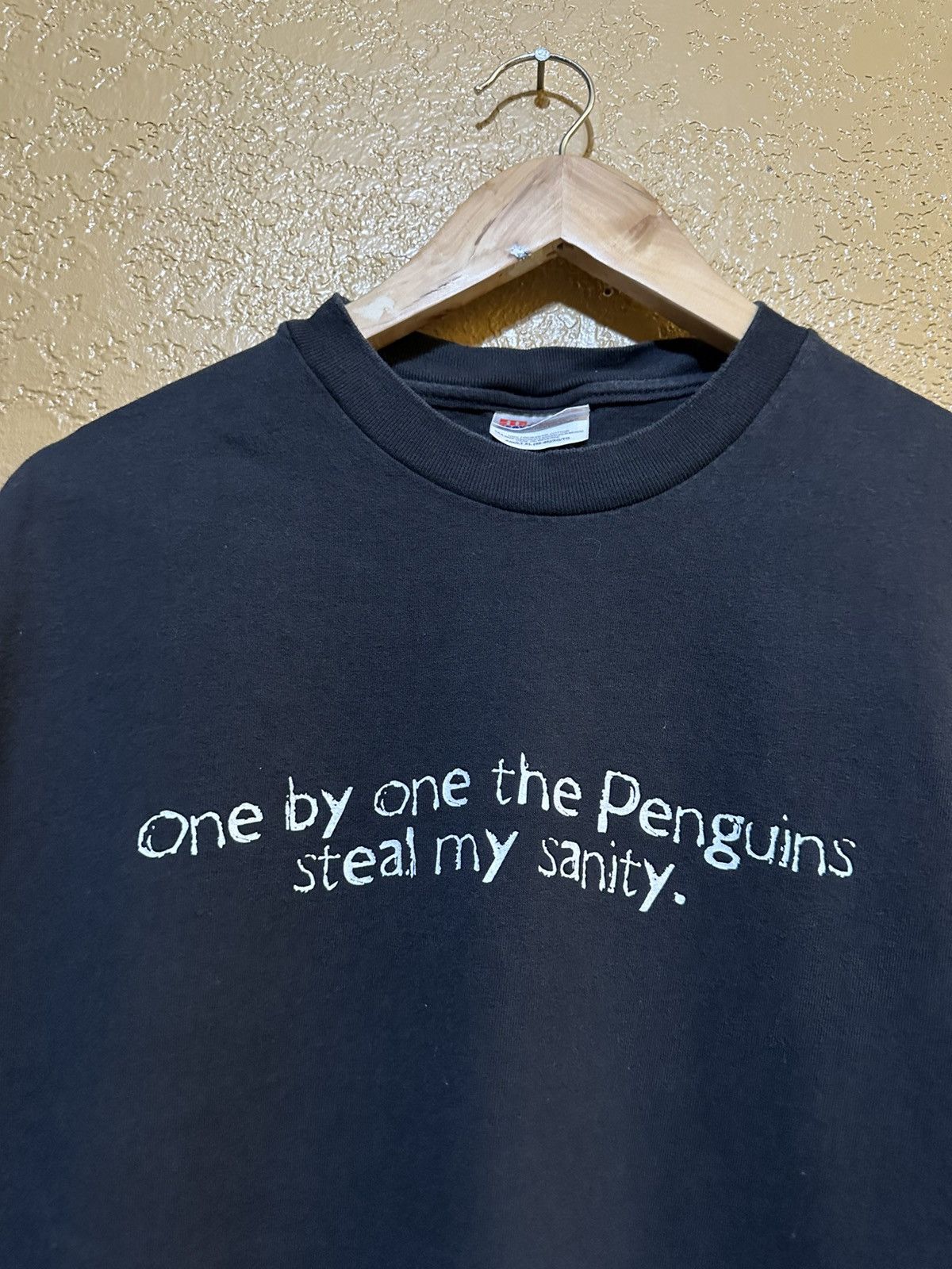 4GSELLER × Vintage Vintage the Penguins Steal My Sanity Tee XL 90s Size US XL / EU 56 / 4 - 2 Thumbnail