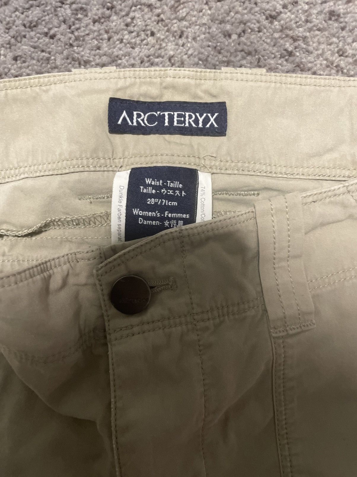 Arc'teryx Vintage Arc’teryx Women’s Cargo Capri Pants Khaki Size 6 Size 28" / US 6 / IT 42 - 3 Thumbnail