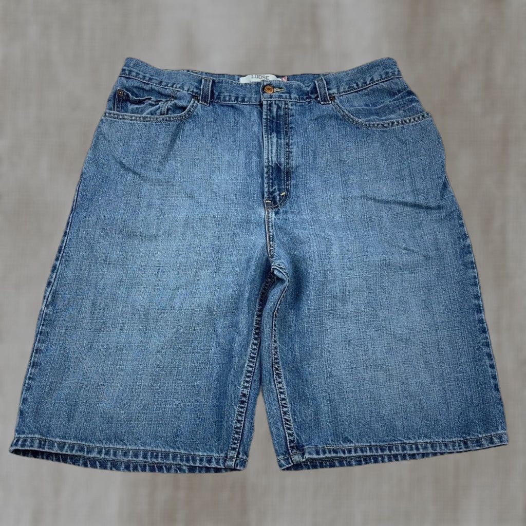 Levi's VINTAGE Levi's 569 Shorts Mens 38 Loose Baggy Fit Medium Wash Denim Bermuda Jeans Y2K 90s Classic Mens Size US 38 / EU 54 - 1 Thumbnail