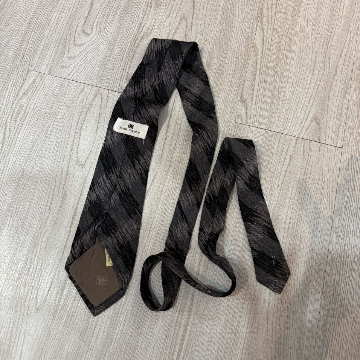 Issey Miyake Issey Miyake IM product silk pattern Size ONE SIZE - 1 Thumbnail