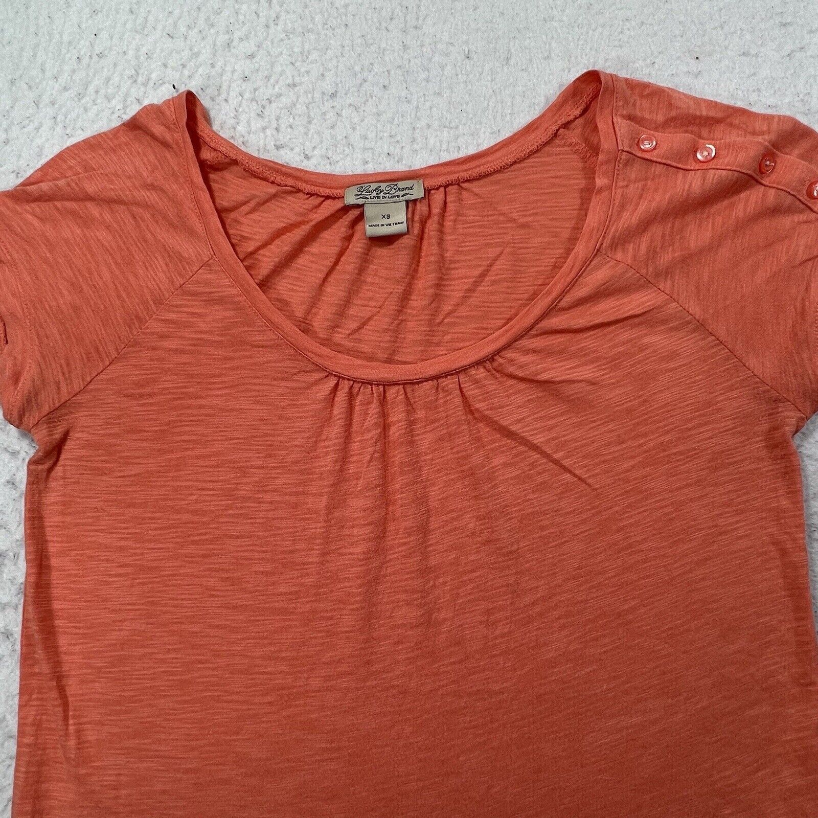 Lucky Brand Lucky Brand Short Sleeve Shirt Button Shoulder Top Size XS / US 0-2 / IT 36-38 - 2 Thumbnail