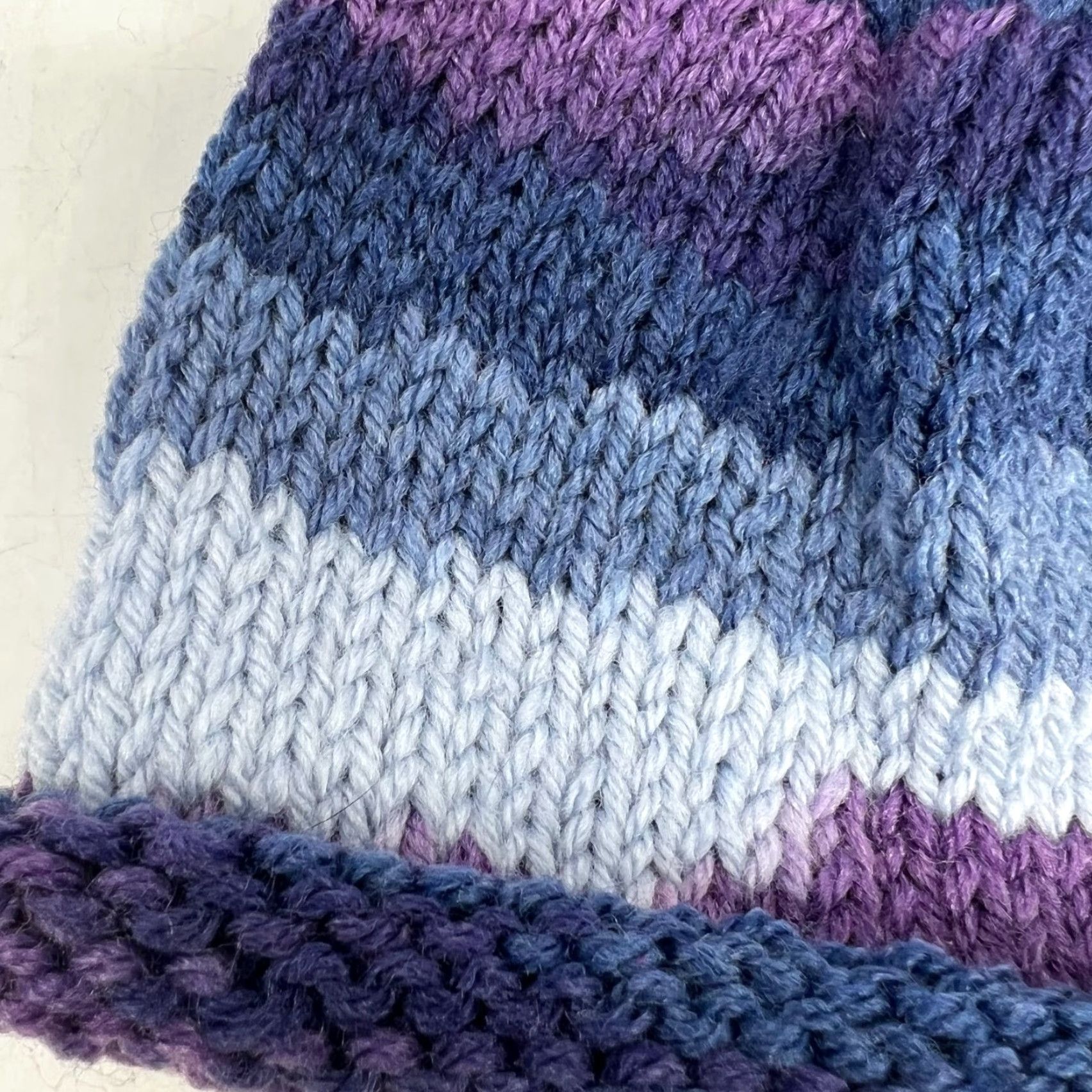 Vintage Hand Knitted in USA Purple Tasseled Womens One Size Stocking Cap Beanie Hat Size ONE SIZE - 4 Thumbnail