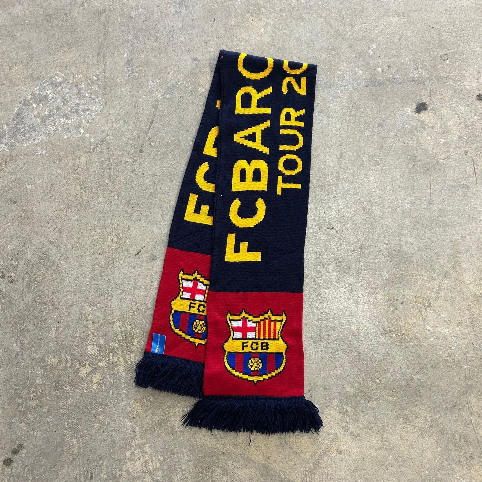 Chelsea Soccer Barcelona 2015 USA Tour Scarf Size 38 - 1 Thumbnail