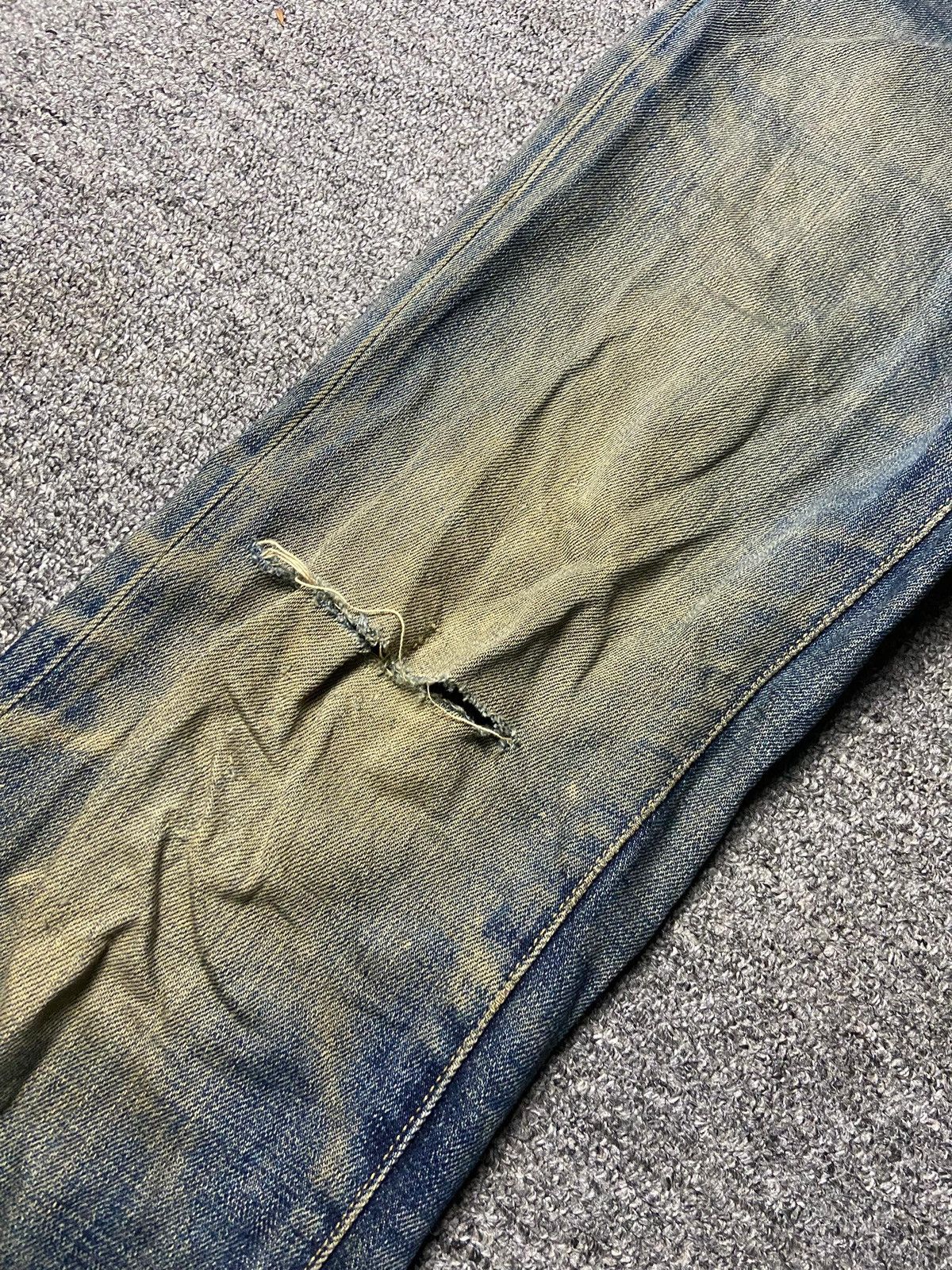 Uniqlo Uniqlo Distressed Denim Ripped Jeans (148) Size US 33 - 8 Thumbnail