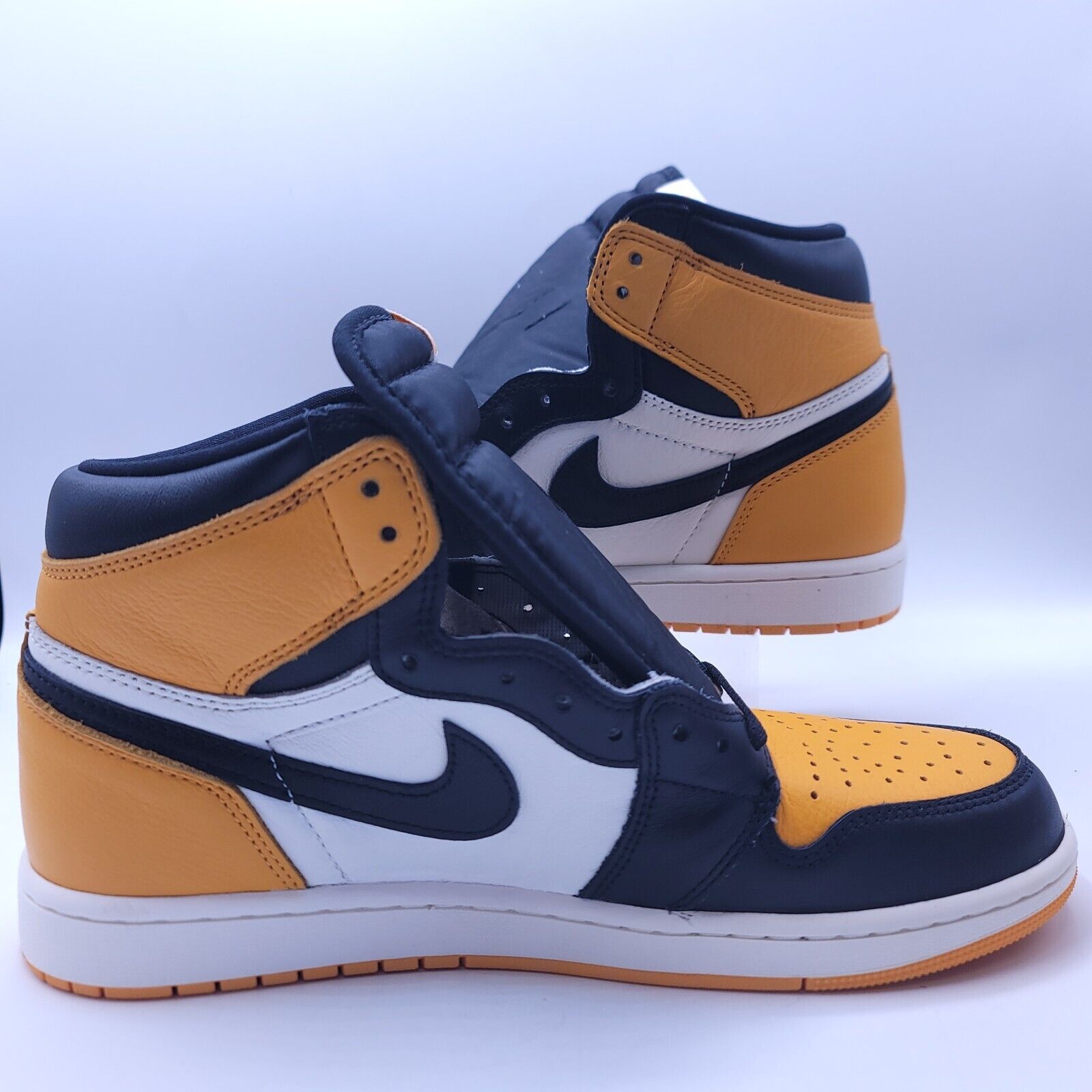 Nike Nike Air Jordan 1 Retro High Shoe Mens Size 10.5 555088-711 Size US 10.5 / EU 43-44 - 6 Thumbnail