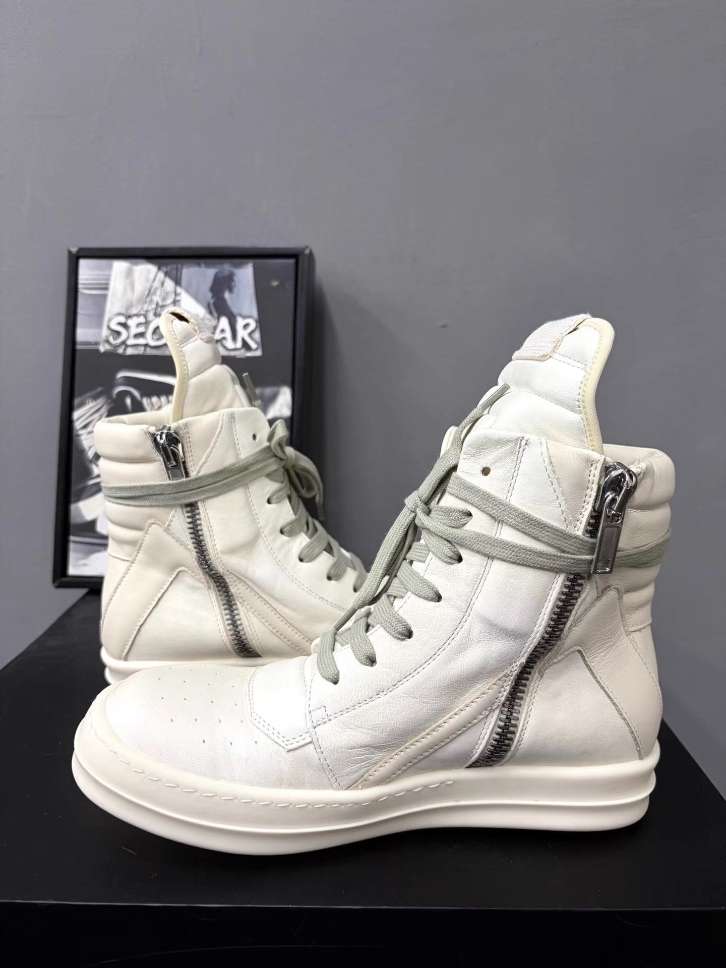 Rick Owens Rick Owens Pure White Inverted Triangle High-Top Shoes K34 Size US 5 / IT 35 - 5 Thumbnail