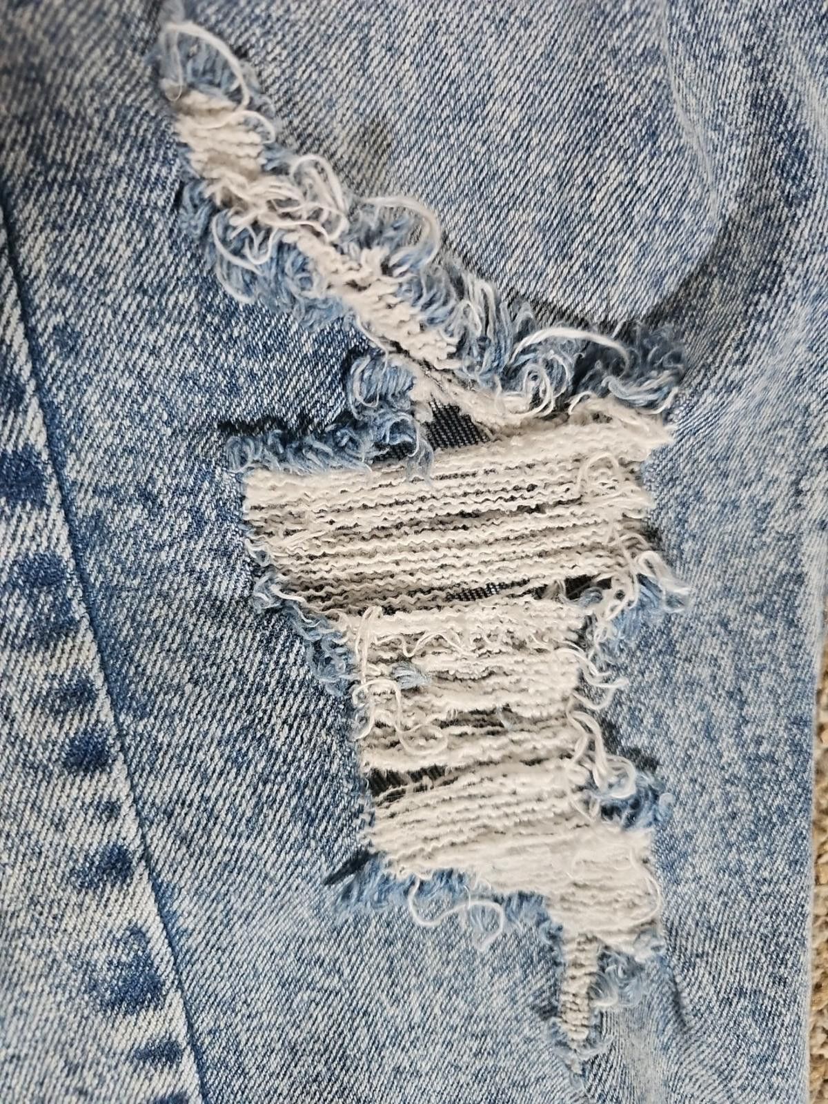 Other Tinseltown Sz 11 Destroyed Light Wash Slim Jeans Size 30" / US 8 / IT 44 - 3 Thumbnail