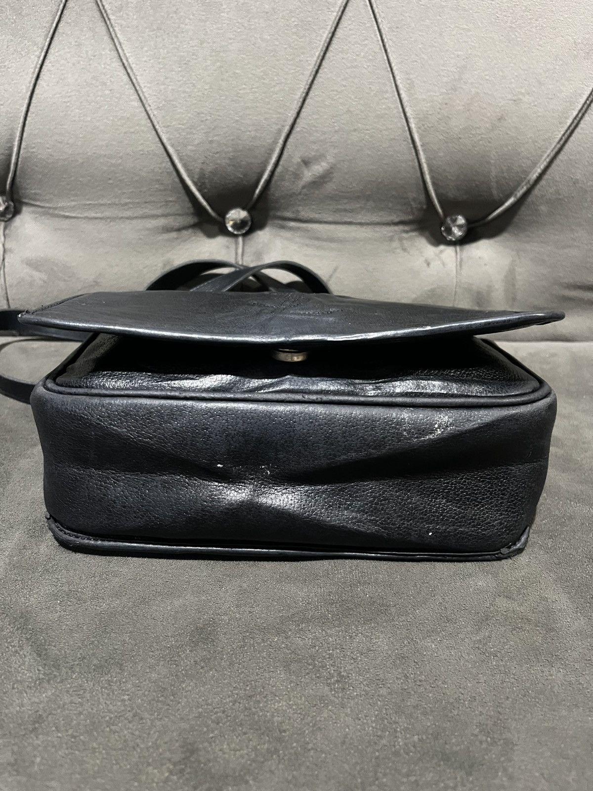 Yves Saint Laurent Authentic Yves Saint Laurent logo stitch shoulder bag Size ONE SIZE - 4 Thumbnail
