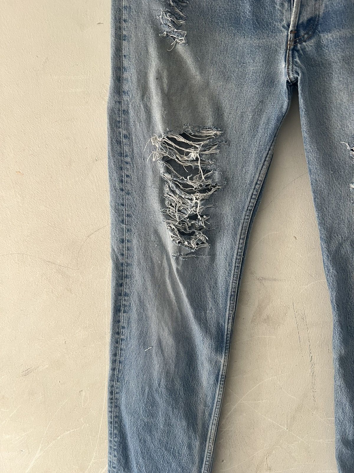 Japanese Brand × Levi's Vintage Clothing × Vintage THRASHED🔥VINTAGE LEVIS 501 RIPPED DENIM KURT KOBAIN Size US 30 / EU 46 - 7 Thumbnail