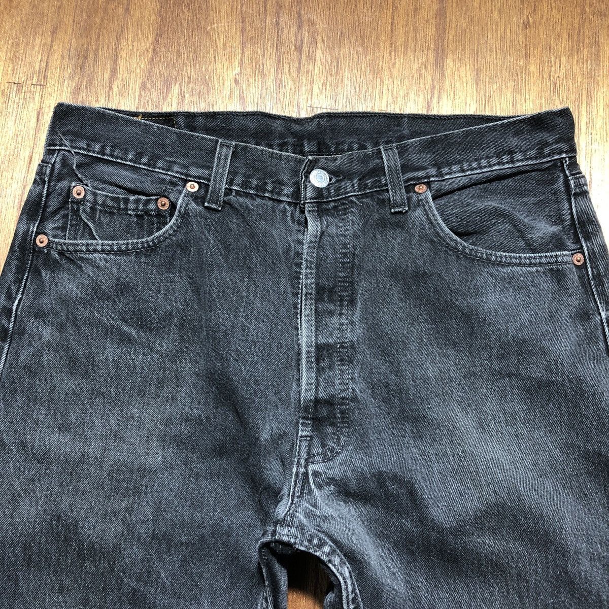 Levi's Vintage Levis 501 Super Black 1995 Size US 36 / EU 52 - 2 Thumbnail