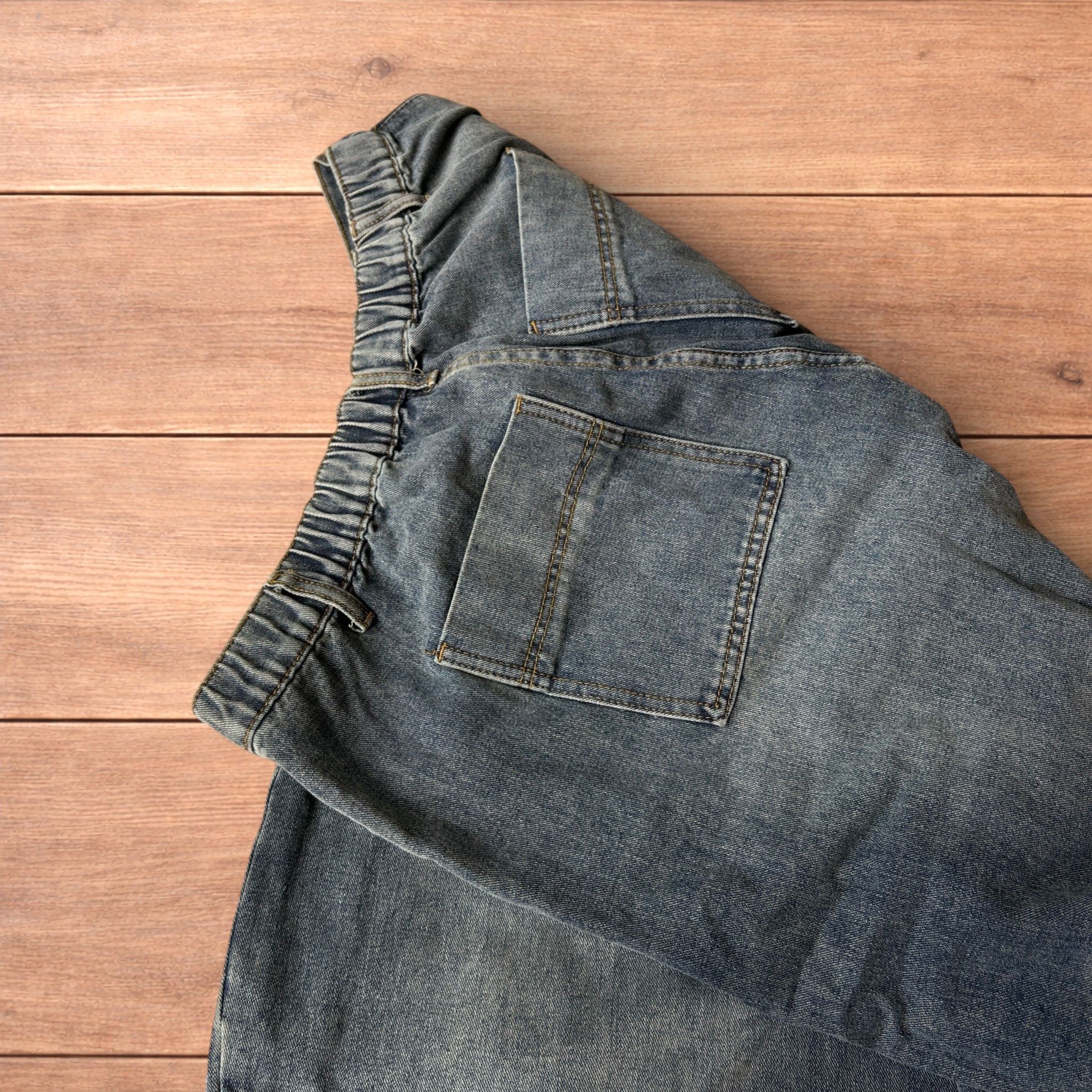 Japanese Brand Super baggy wide leg balloon fit jeans in mid blue wash. Size US 36 / EU 52 - 4 Thumbnail