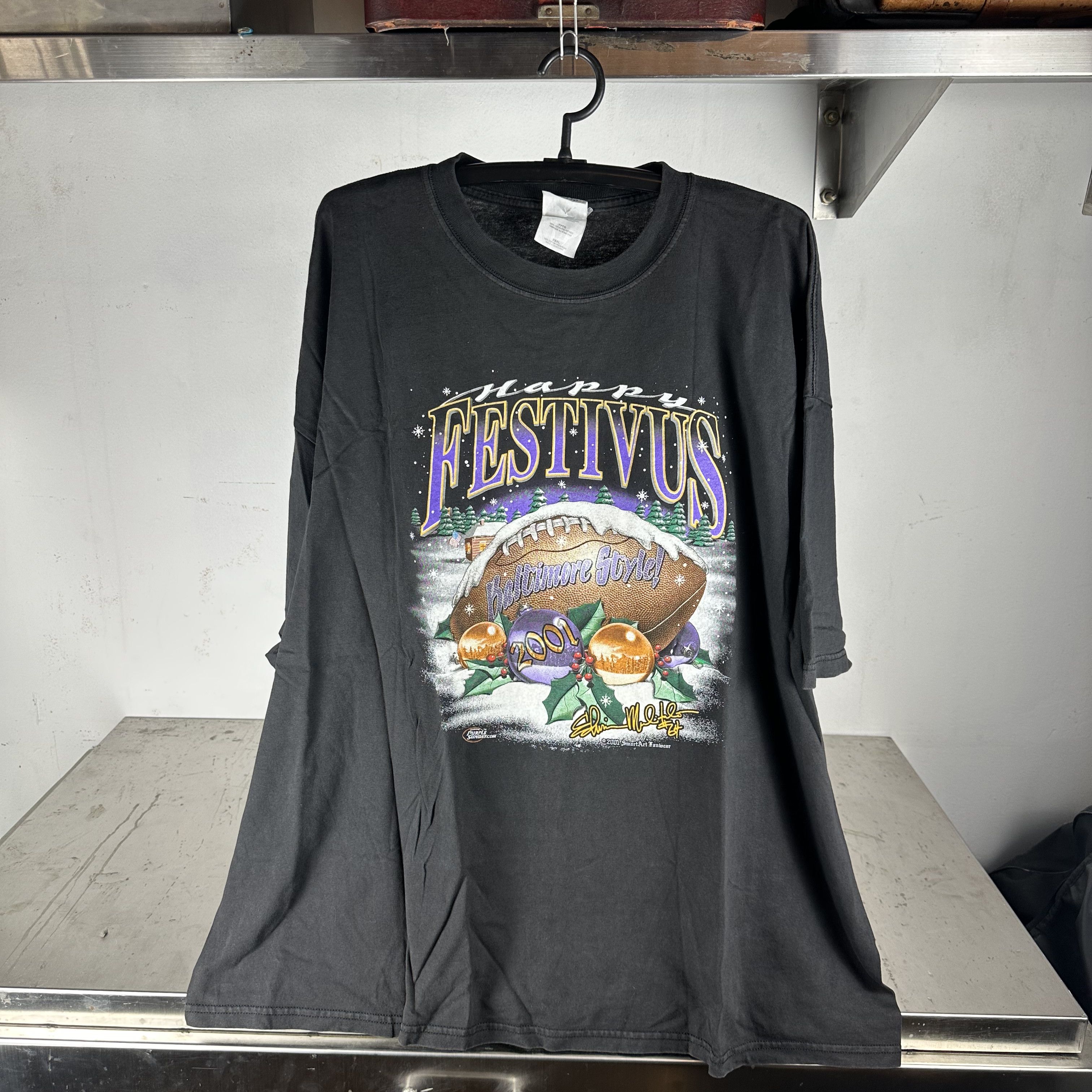 Vintage ​2001 Baltimore Ravens Happy Festivus Graphic T-shirt Size US XXL / EU 58 / 5 - 1 Thumbnail