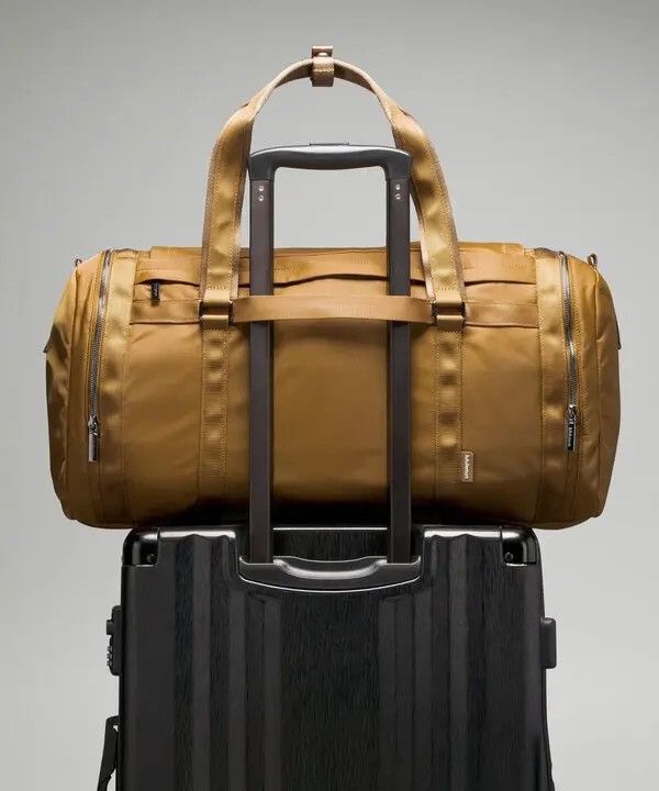 Lululemon Rare Lululemon Wunderlust Duffle Bag 40L - Burnt Caramel Size ONE SIZE - 3 Thumbnail