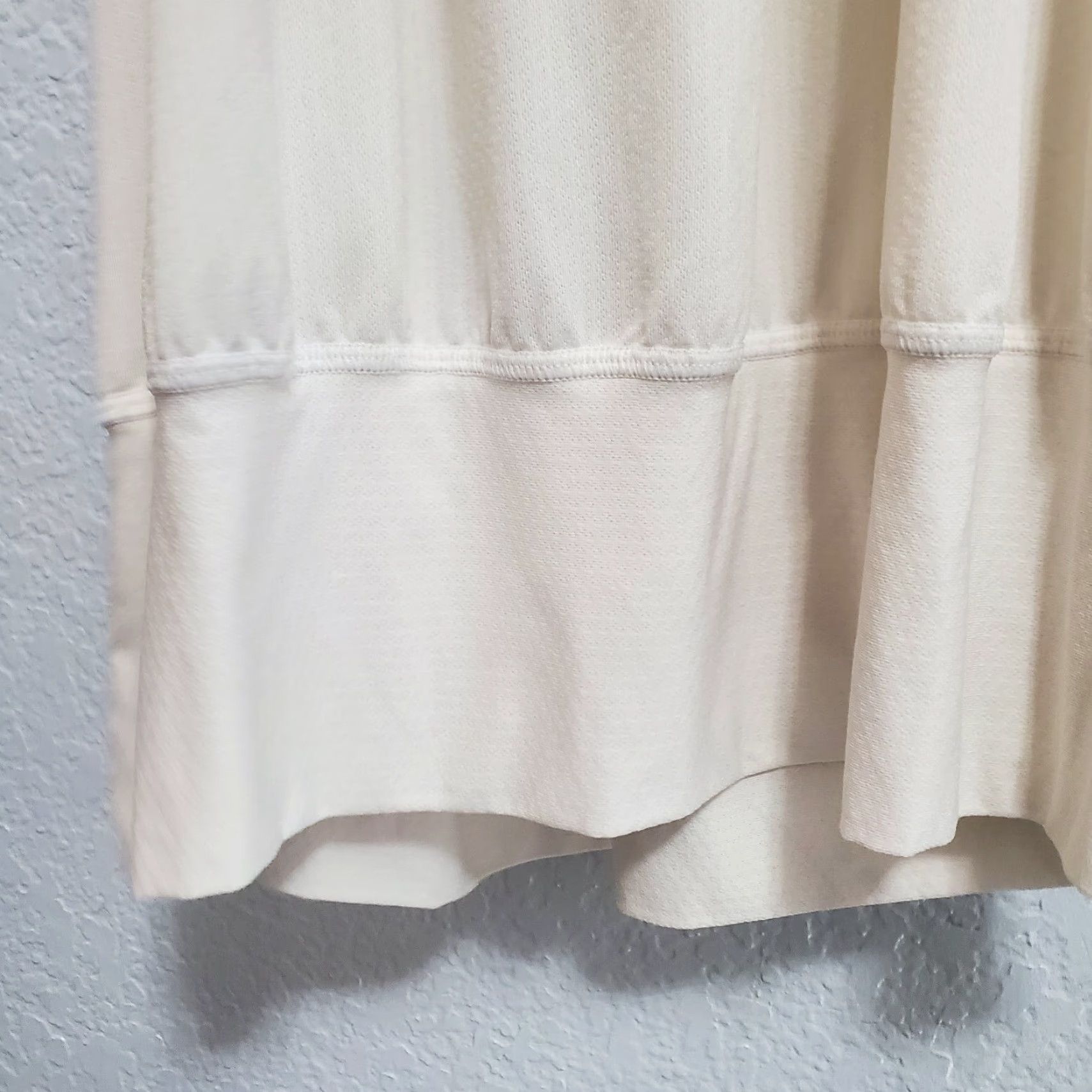 Lululemon VINTAGE Lululemon Top Womens White Black Stripe Layered Bra and Tank Tank Sleeveless Racerback 26" Bust 27.5" Shoulder to Hem Womens Yoga Gym Running Size XS / US 0-2 / IT 36-38 - 6 Thumbnail