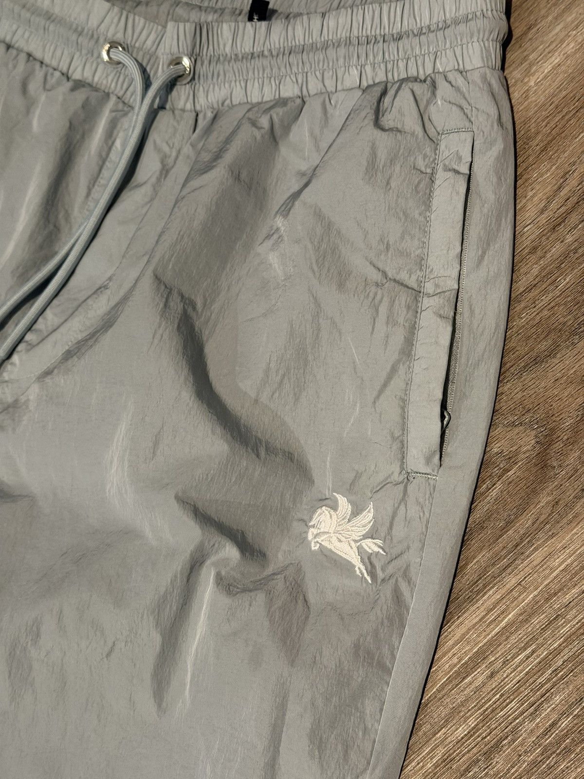 Kith KITH Nylon Windbreaker Jogger Pants Lightly Worn Size Medium Size US 32 / EU 48 - 1 Thumbnail