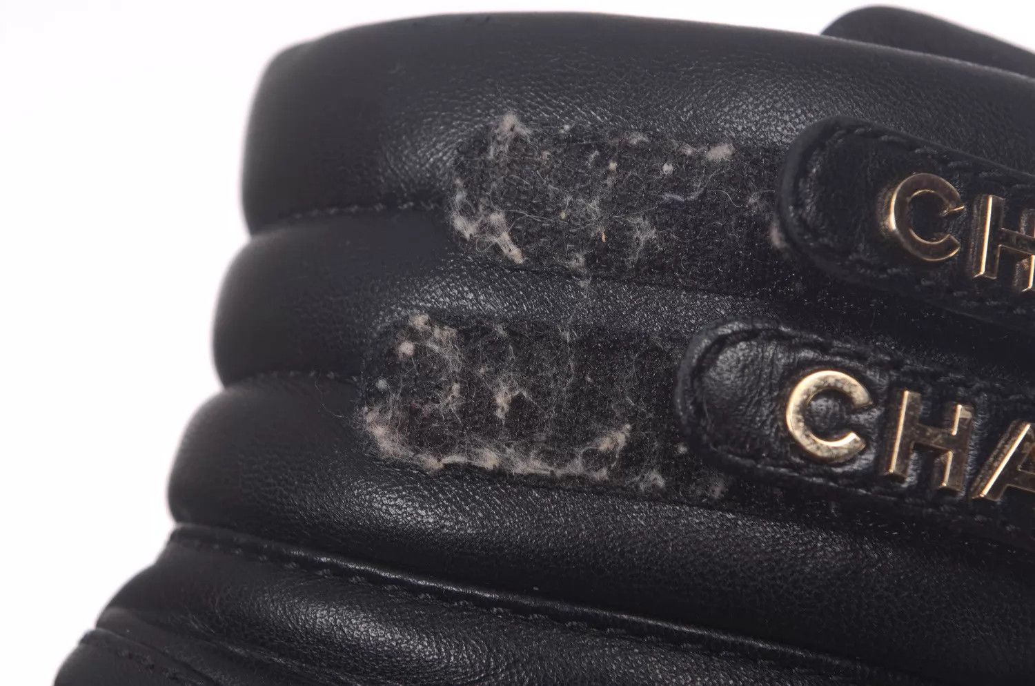 Chanel Chanel Women's Calfskin Quilted Logo slip-ons 35.5 Size US 5 / IT 35 - 4 Thumbnail