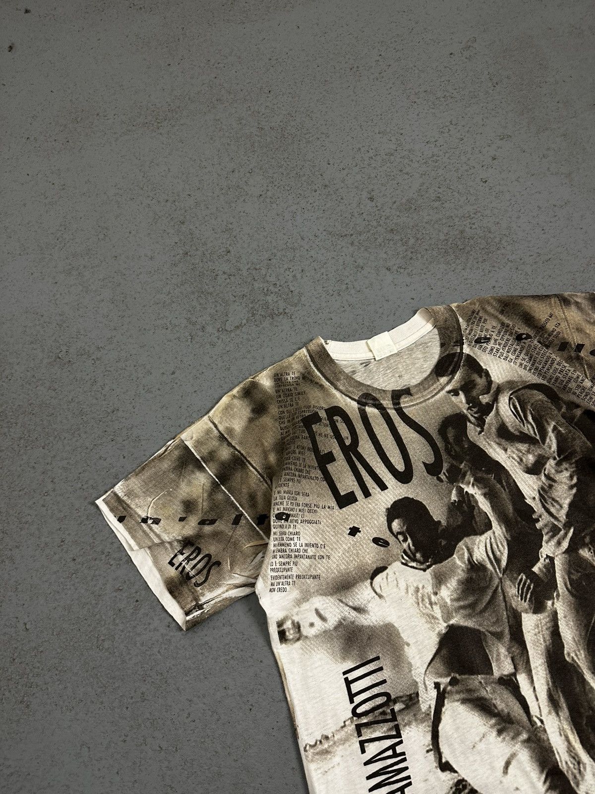Band Tees Vintage 90s Eros Ramazzotti Overprinted T-Shirt Size US XXL / EU 58 / 5 - 2 Thumbnail