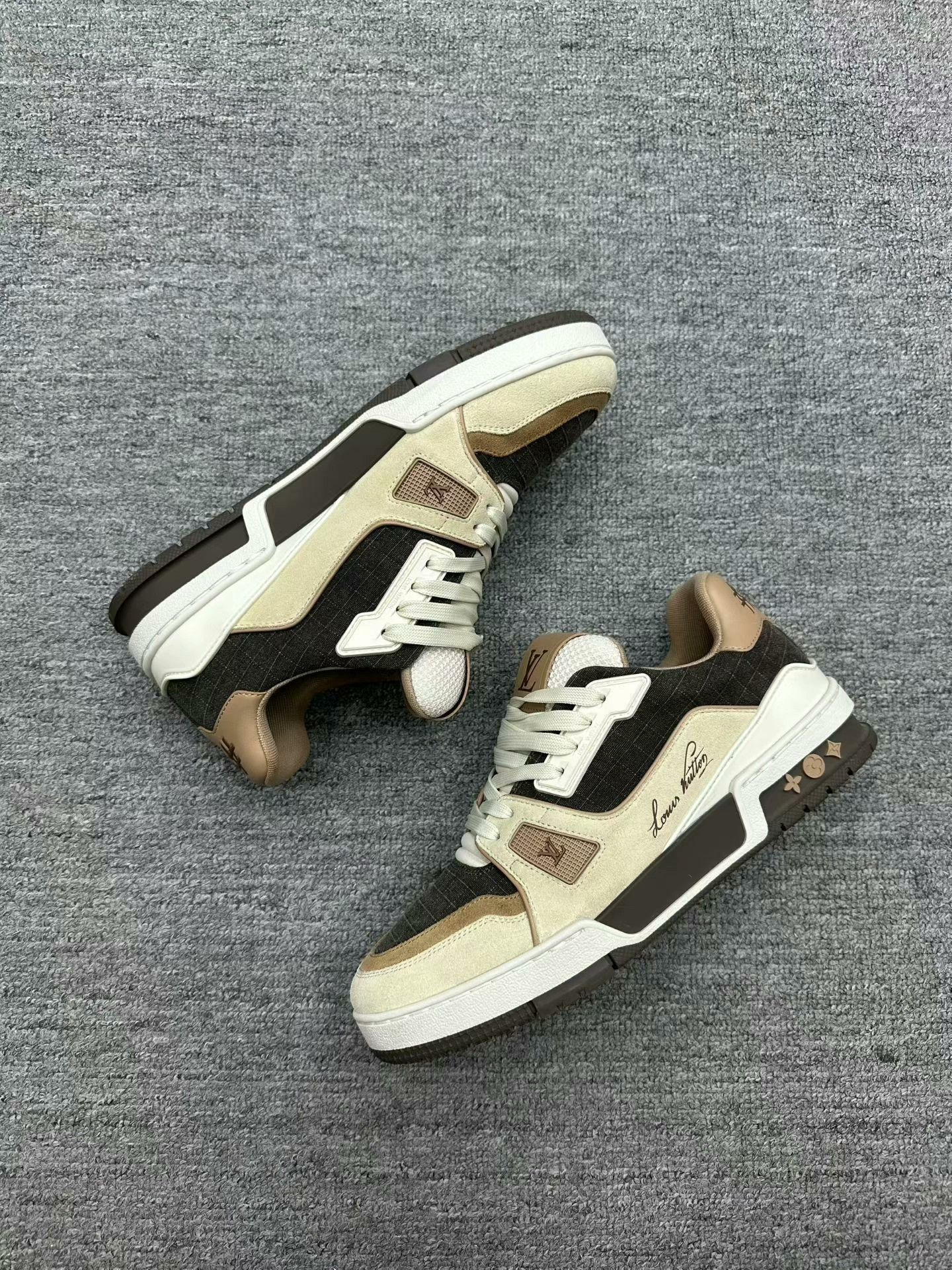 Louis Vuitton lv trainer sneakers with checkered design Size US 6.5 / EU 39-40 - 1 Thumbnail