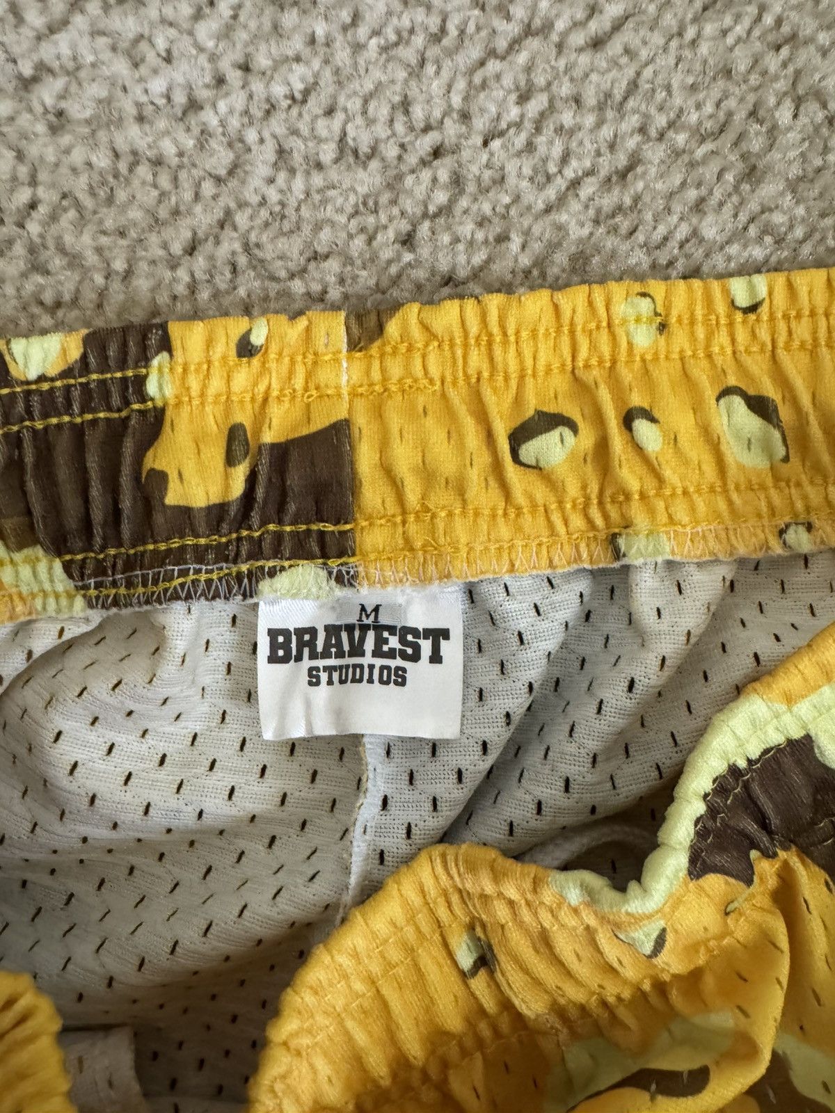 Bravest Studios Bravest studios yellow camo shorts Size US 30 / EU 46 - 2 Thumbnail