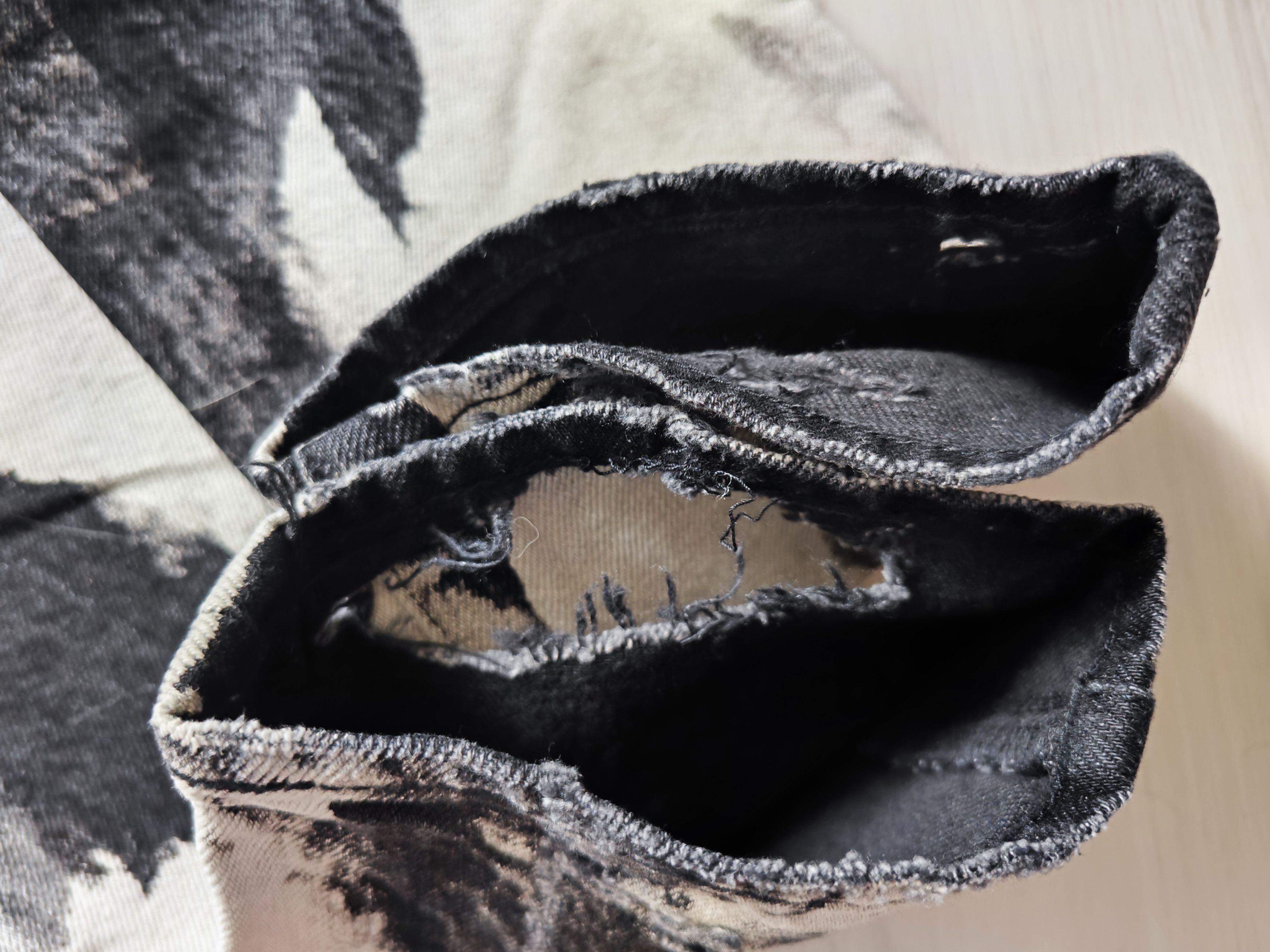 Saint Laurent Paris Saint Laurent Pairs destroyed jeans Size US 30 / EU 46 - 3 Thumbnail