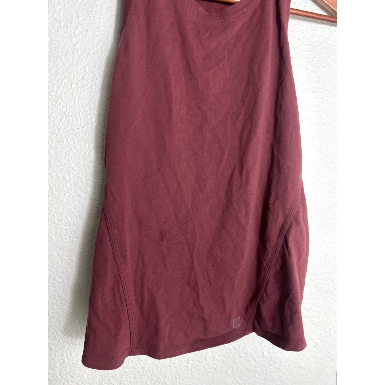 Vintage **5.11 Tactical Women’s XS Burgundy Racerback Tank Top** User: **5.11 Tactical Women’s XS Racerback Burgundy Tank Top** Size XS / US 0-2 / IT 36-38 - 5 Thumbnail