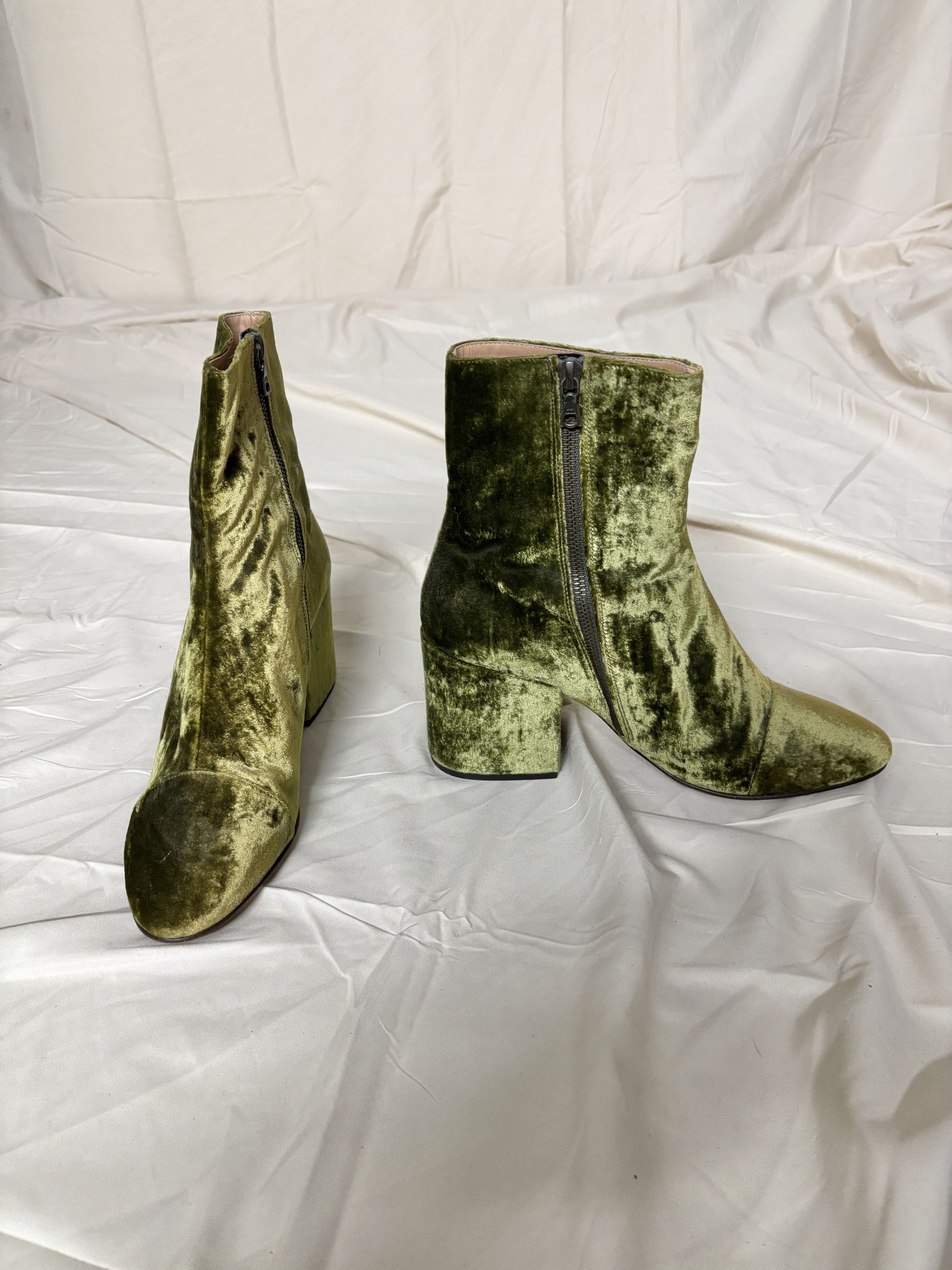 Dries Van Noten Dries Van Noten Green Velvet Ankle Boots, Runway A/W15 Size US 10 / IT 40 - 4 Thumbnail