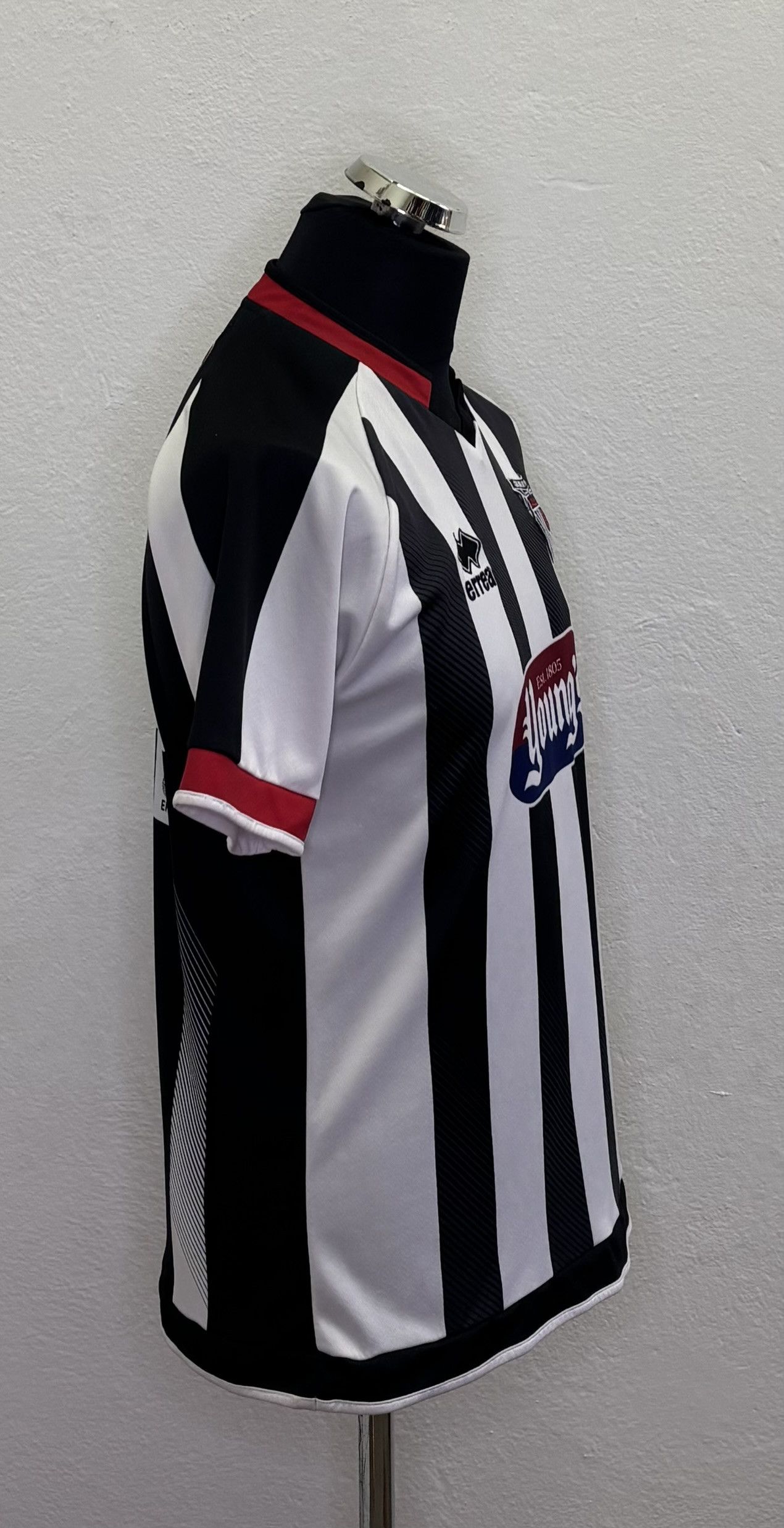 Errea Grimsby Town 2017/2018 #14 Errea Football Jersey Size L Size US L / EU 52-54 / 3 - 4 Thumbnail