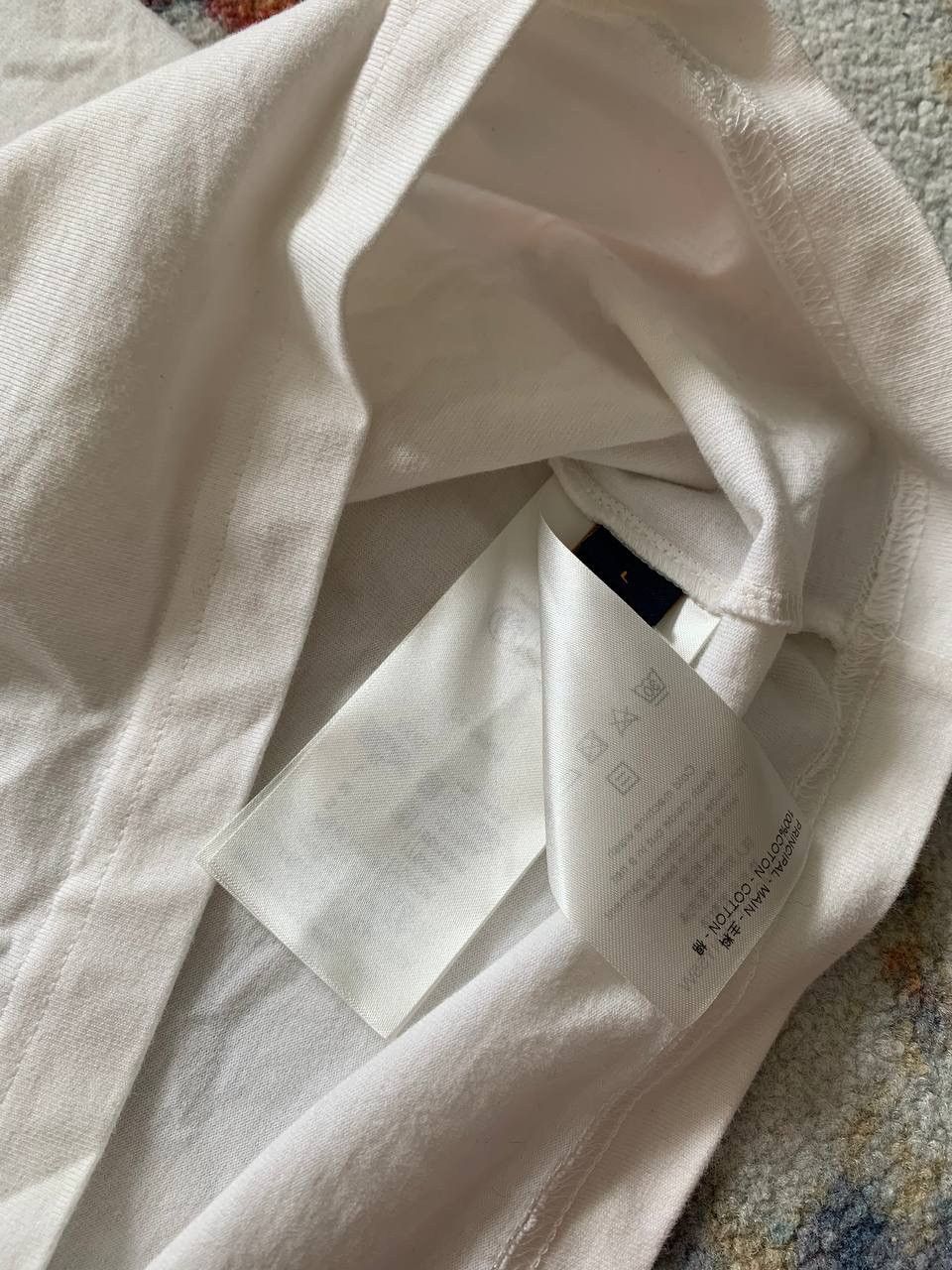 Louis Vuitton Louis Vuitton White Tee Size US L / EU 52-54 / 3 - 6 Thumbnail
