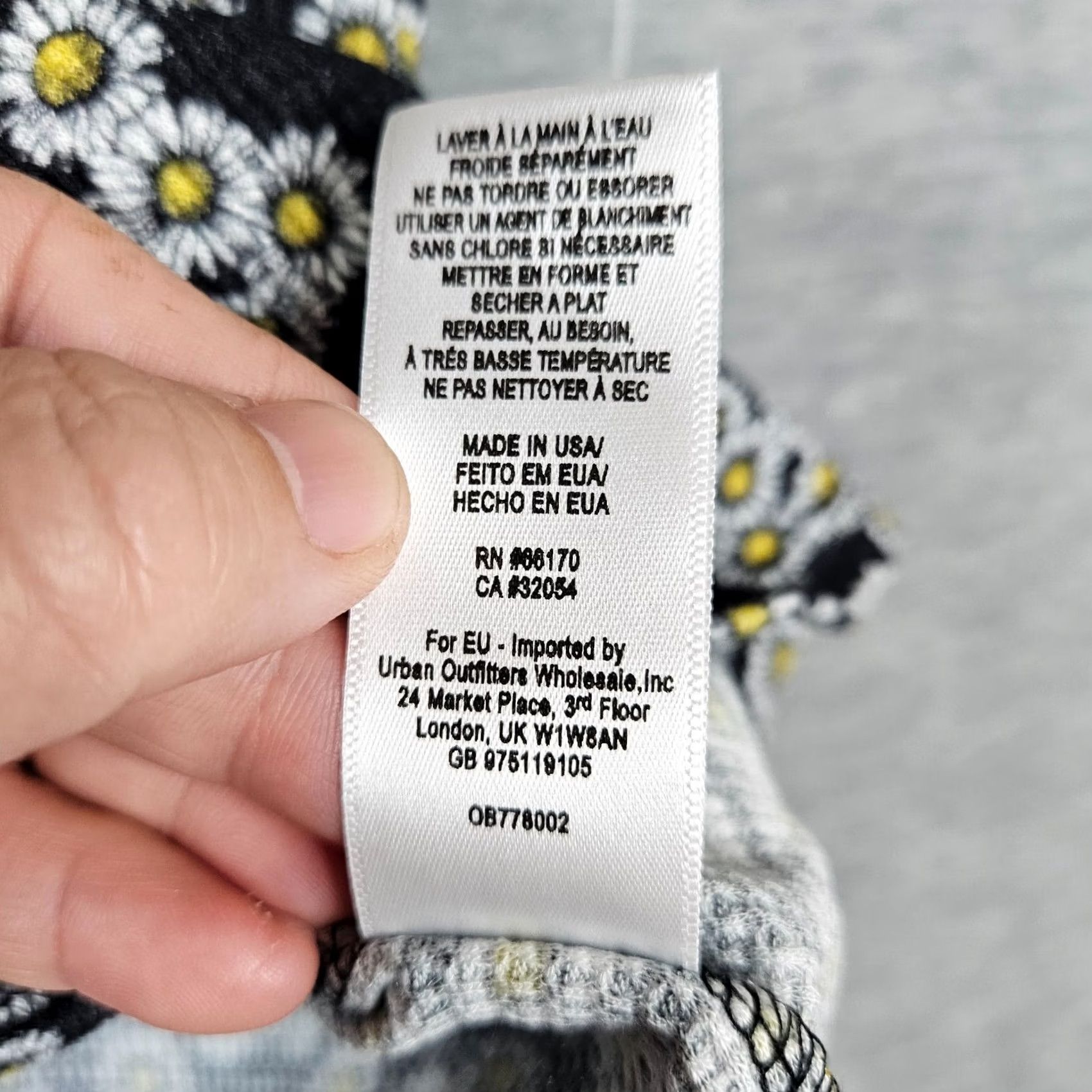 Vintage We the Free Black Floral Printed Ribbed Cropped Tee Top S Adult Regular Cotton Blend Short Sleeve Womens Shirt Knows No Decade Size S / US 4 / IT 40 - 2 Thumbnail