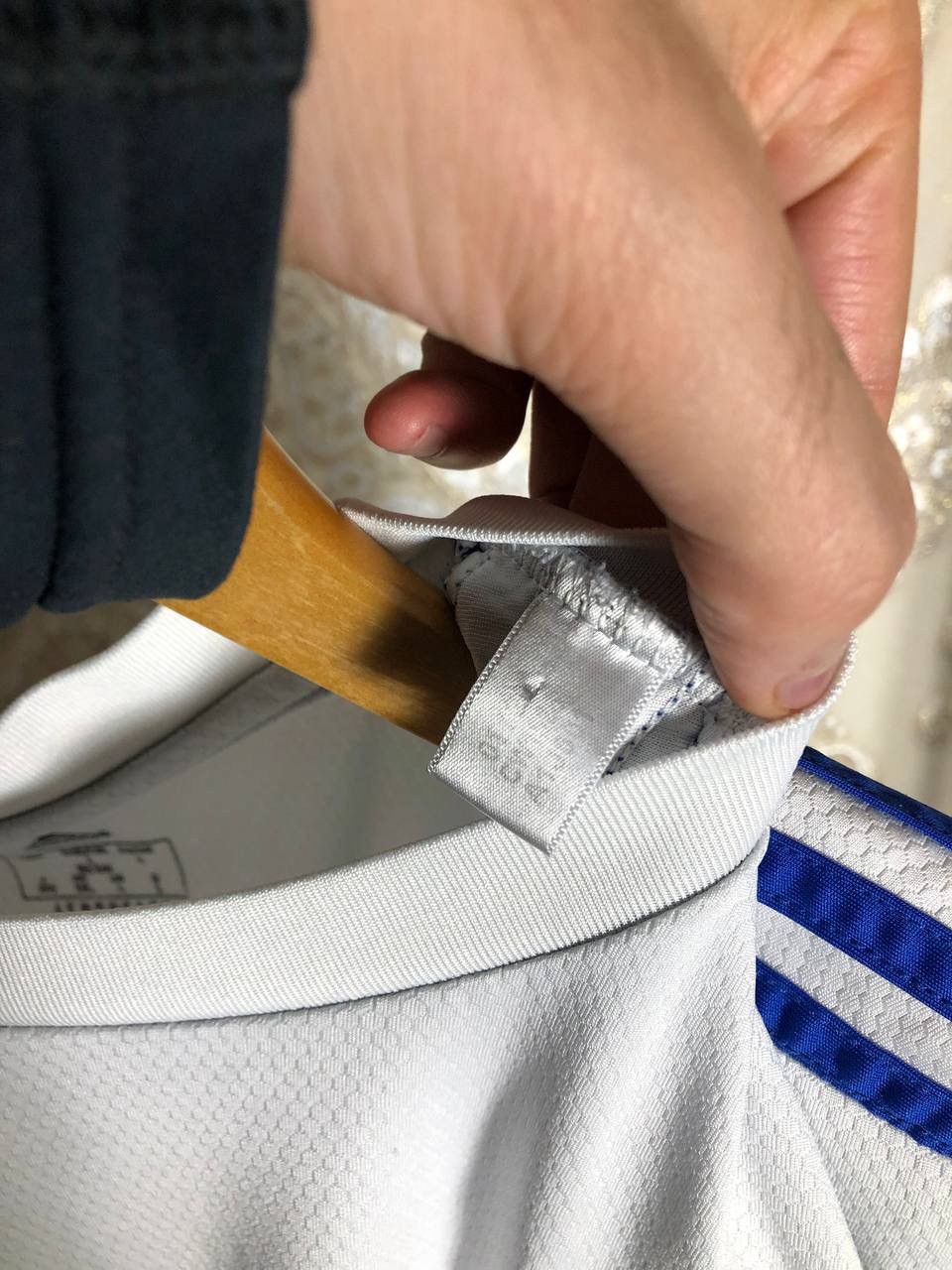 Adidas VINTAGE ADIDAS OLYMPIQUE LYONNAISE LYON FRANCE SOCCER JERSEY Size US L / EU 52-54 / 3 - 5 Thumbnail