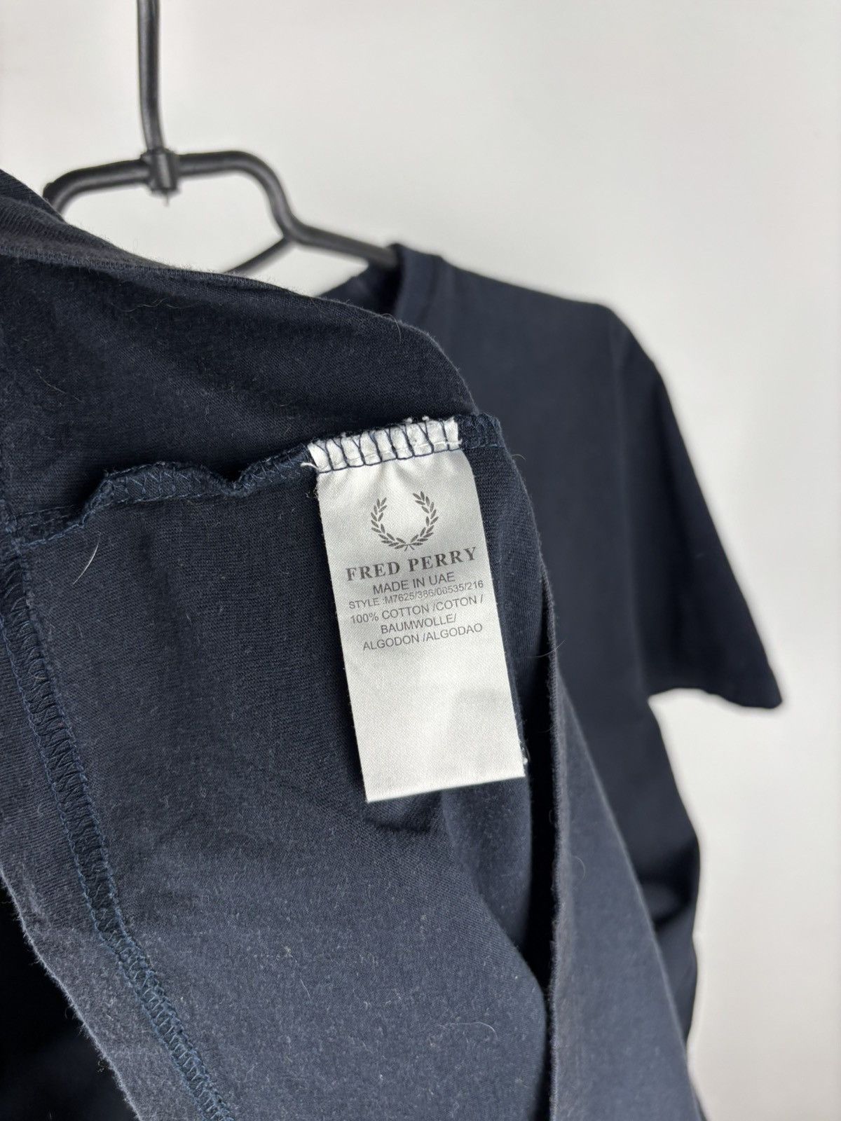 Fred Perry Fred Perry central logo t shirt size M Size US M / EU 48-50 / 2 - 3 Thumbnail