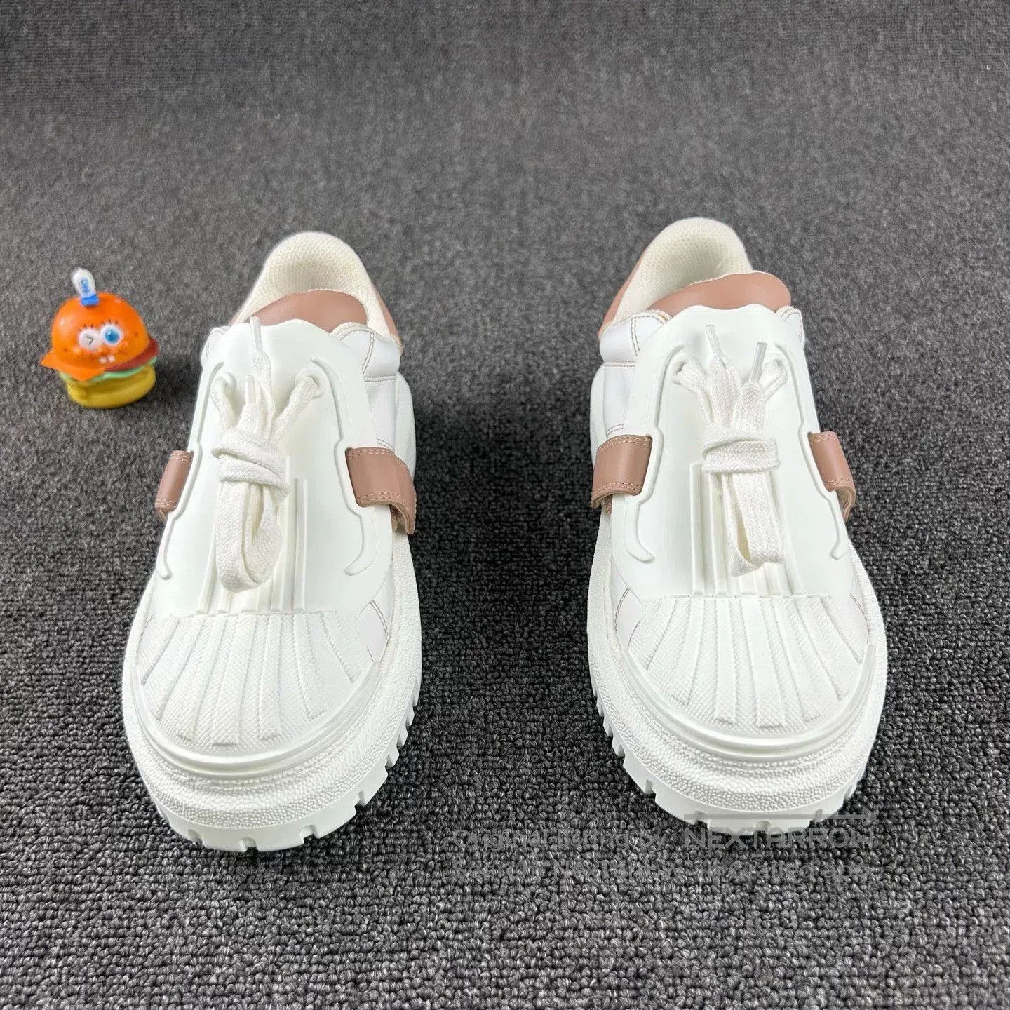 Dior Dior White and Pink Shell Sneakers. Size US 5 / IT 35 - 2 Thumbnail