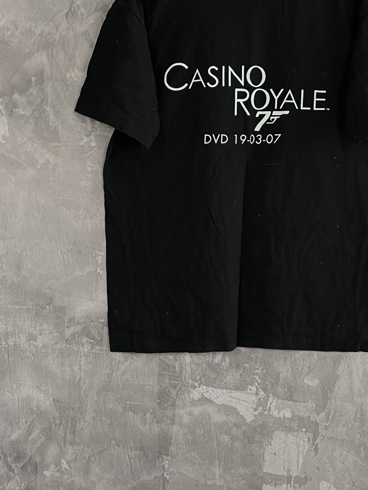 Vintage Vintage Casino Royale Film Promo T-shirt Size US L / EU 52-54 / 3 - 5 Thumbnail