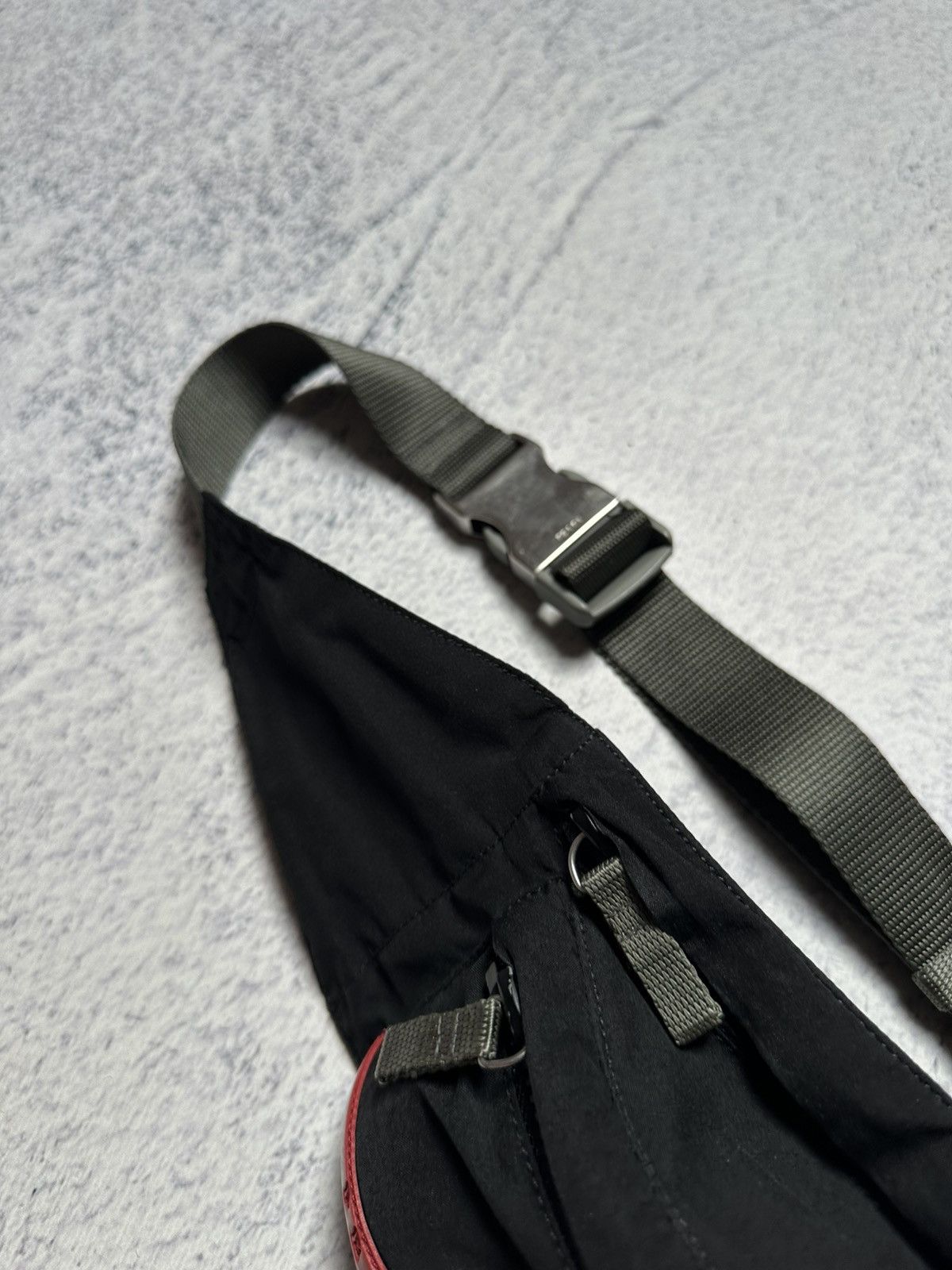 Prada Vintage Prada 90's Nylon Belt Bag Archive Red Tab Gorpcore Size ONE SIZE - 7 Thumbnail