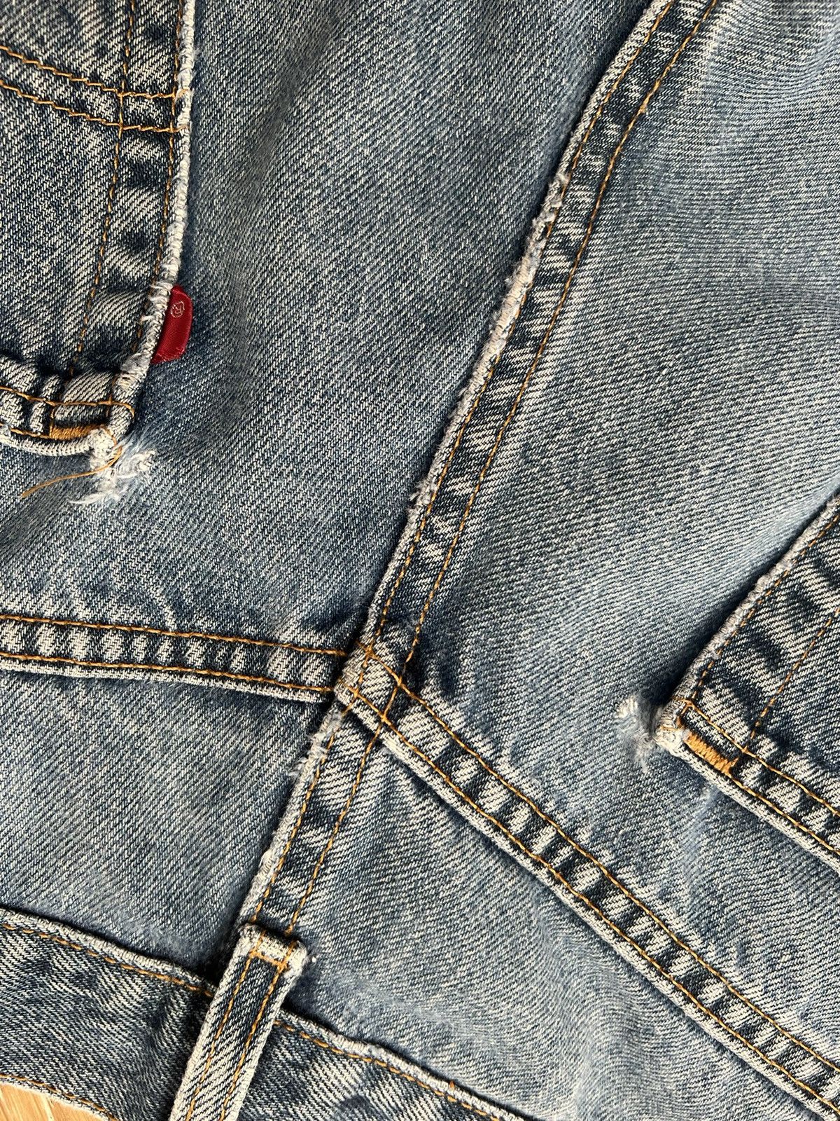 Levi's Vintage distressed levis 550 jeans Size US 32 / EU 48 - 6 Thumbnail