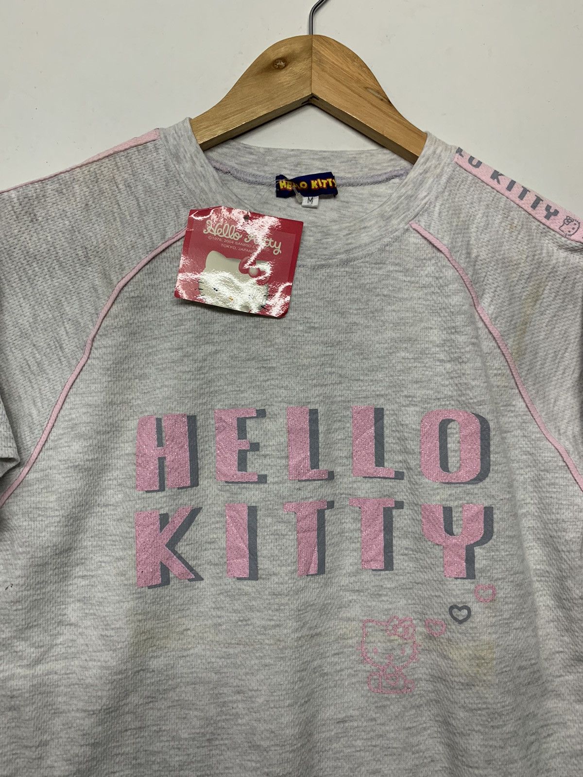 Japanese Brand Vintage Hello Kitty Big Logo With Tag T Shirt Size M / US 6-8 / IT 42-44 - 3 Thumbnail