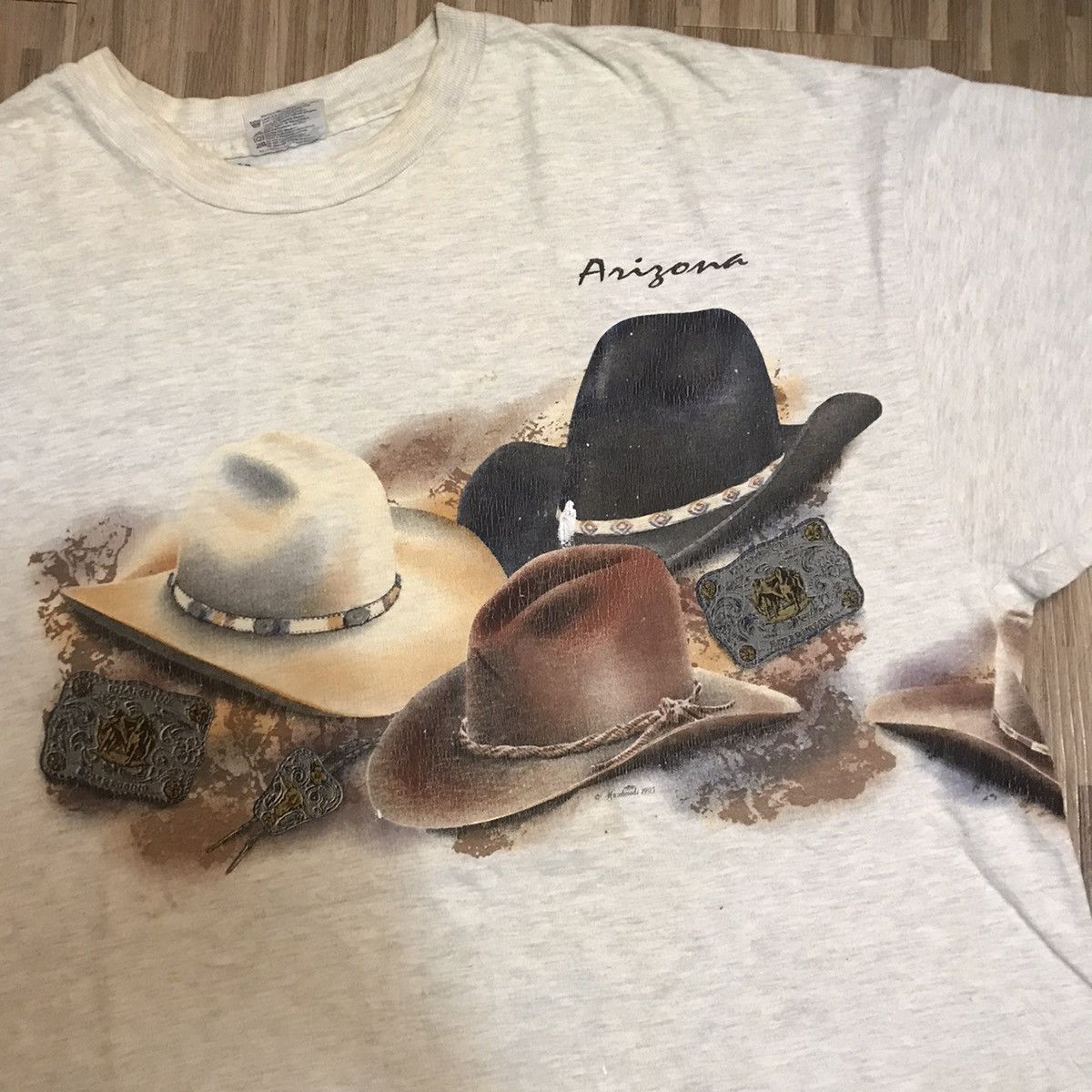 Arizona Jean Co. × Cowboy Equipment × Vintage VINTAGE ARIZONA COWBOY HAT 1993 VERY RARE TEE Size US XXL / EU 58 / 5 - 2 Thumbnail
