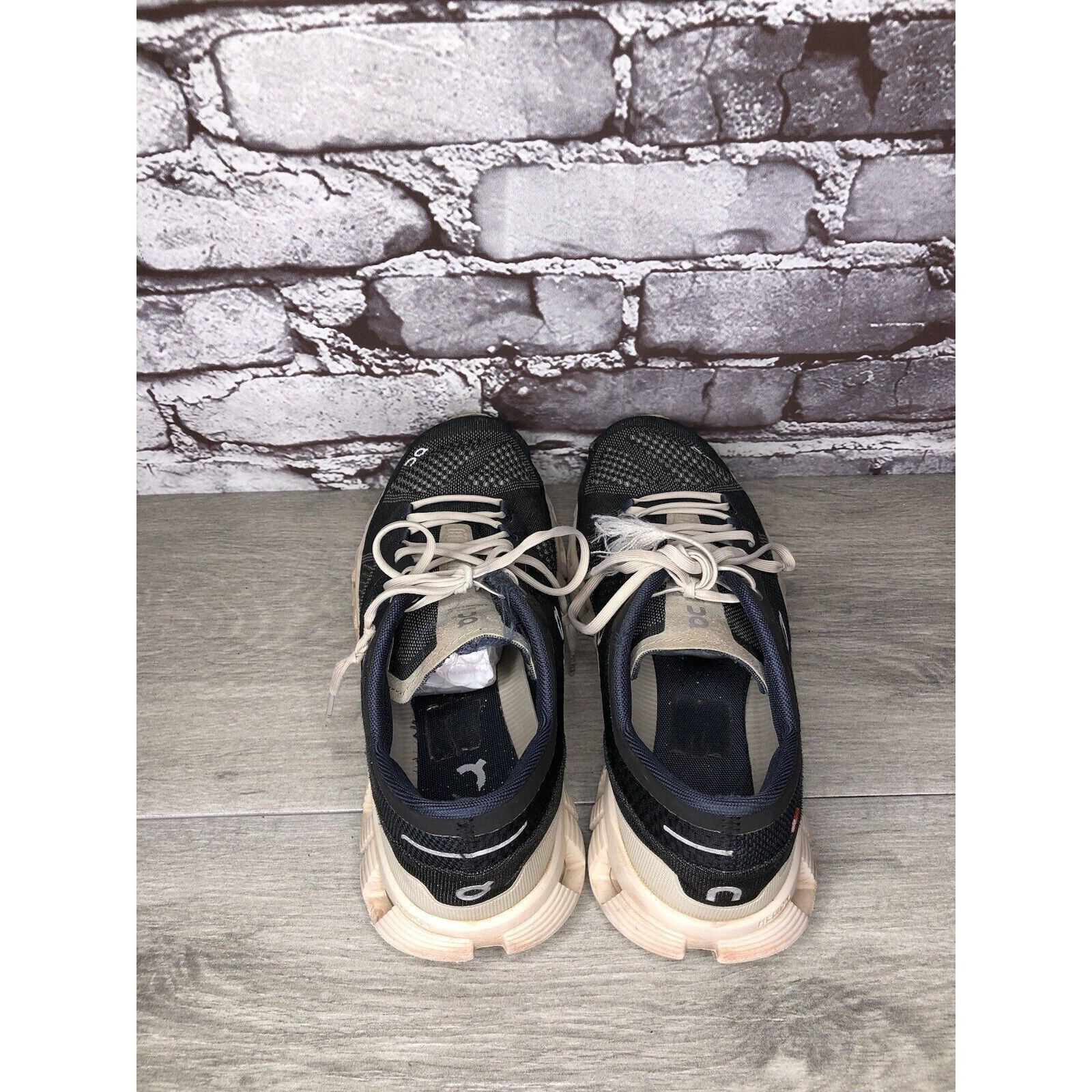On On Cloud Black White Comfort Gym Lace Up Running Shoes Women Size US 8.5 / IT 38.5 - 6 Thumbnail