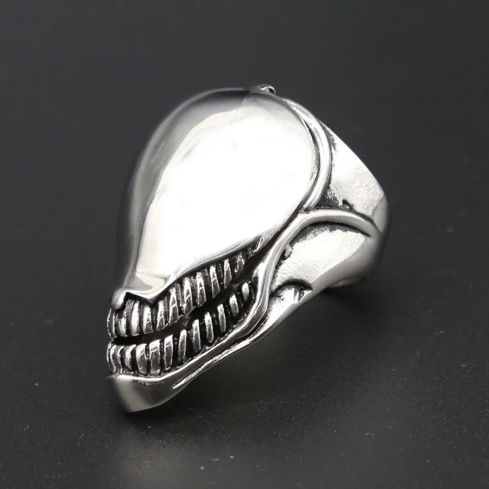 Vintage Gothic Venoms Skull Ring Size ONE SIZE - 3 Thumbnail