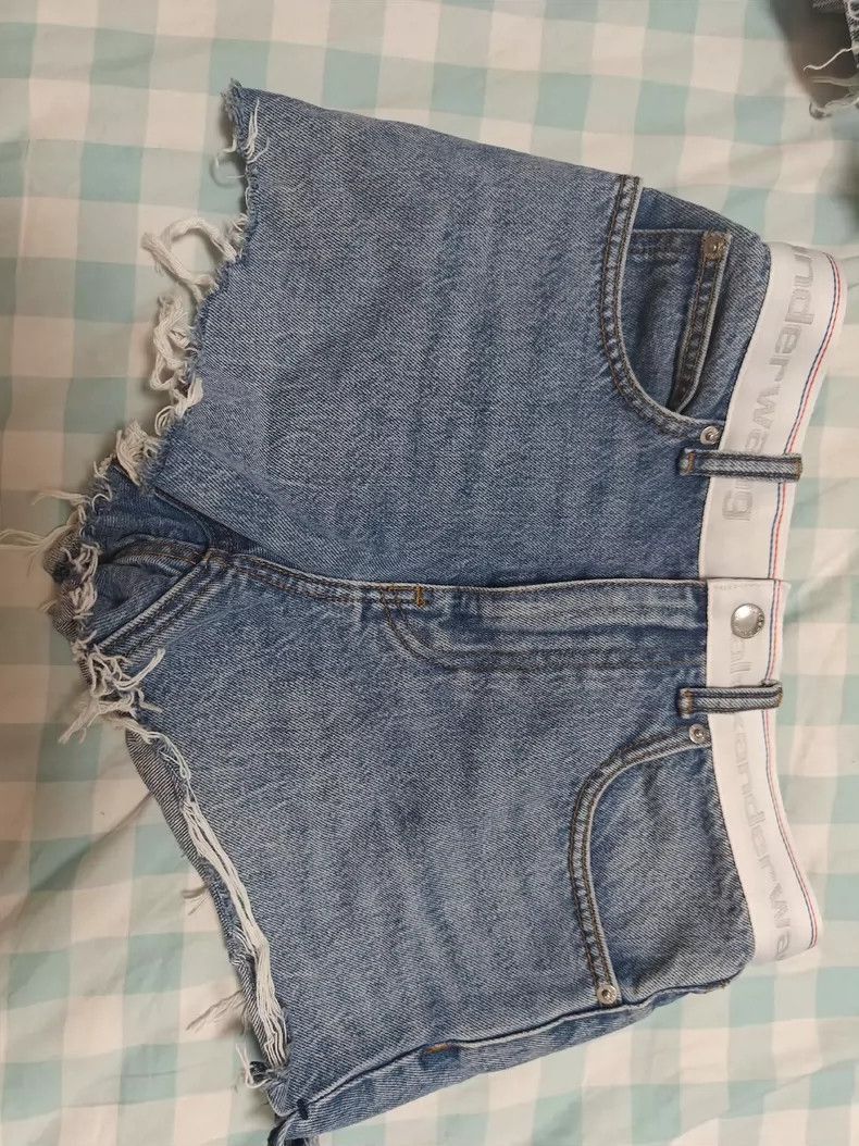 Alexander Wang Alexander Wang Denim Shorts Classic Style- Size 25" / US 0 / IT 36 - 1 Thumbnail