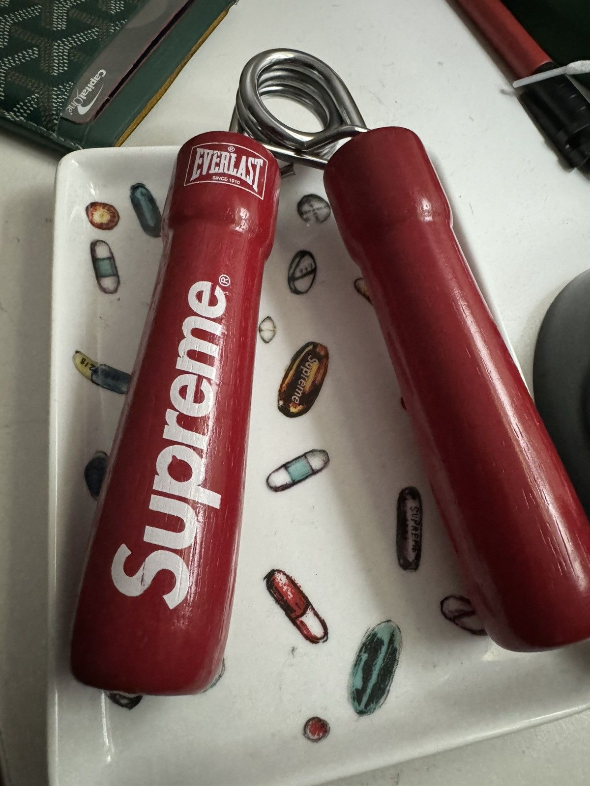 Supreme Supreme Hand Grip Size ONE SIZE - 6 Thumbnail
